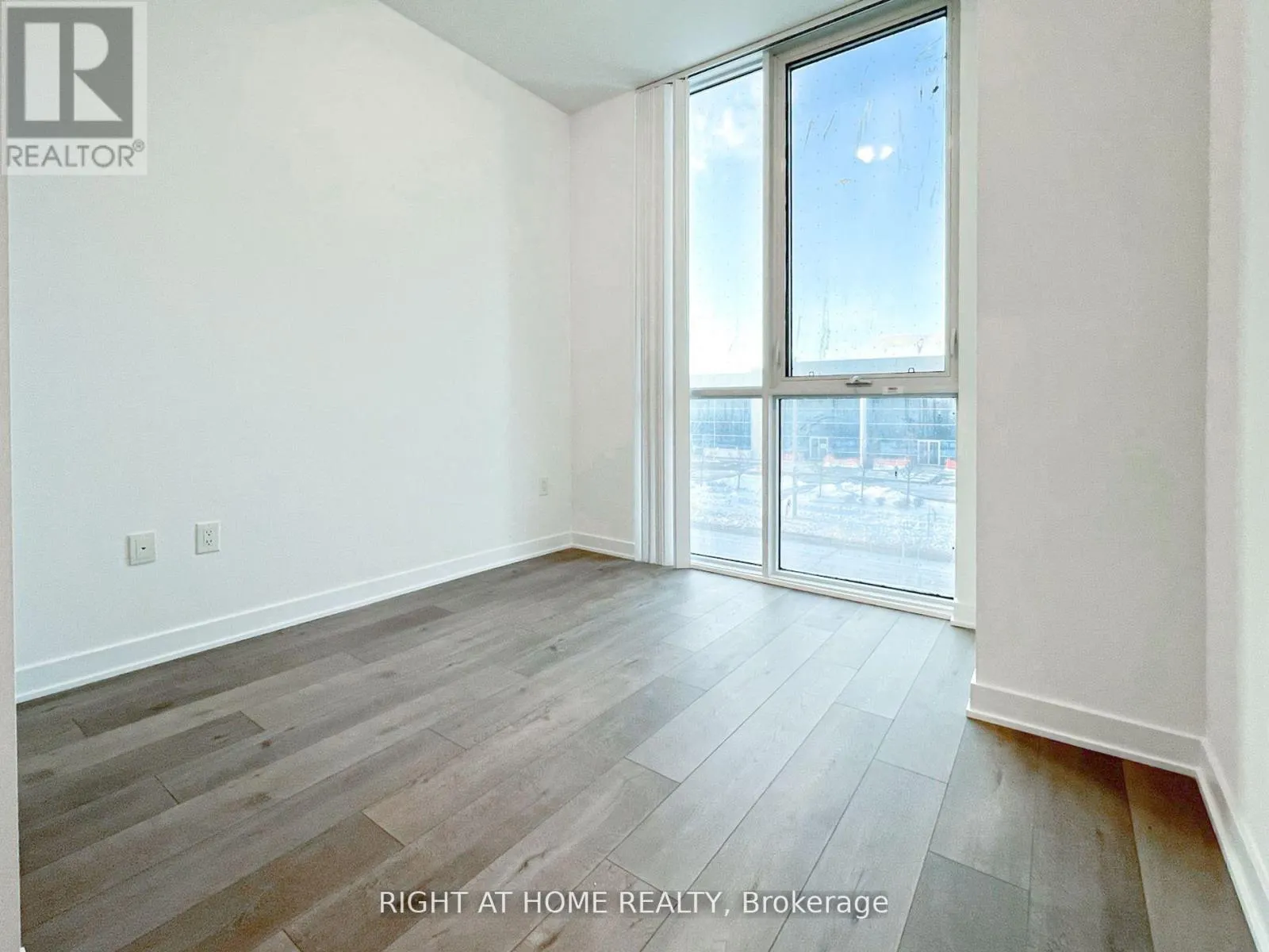 215 - 38 HONEYCRISP CRESCENT