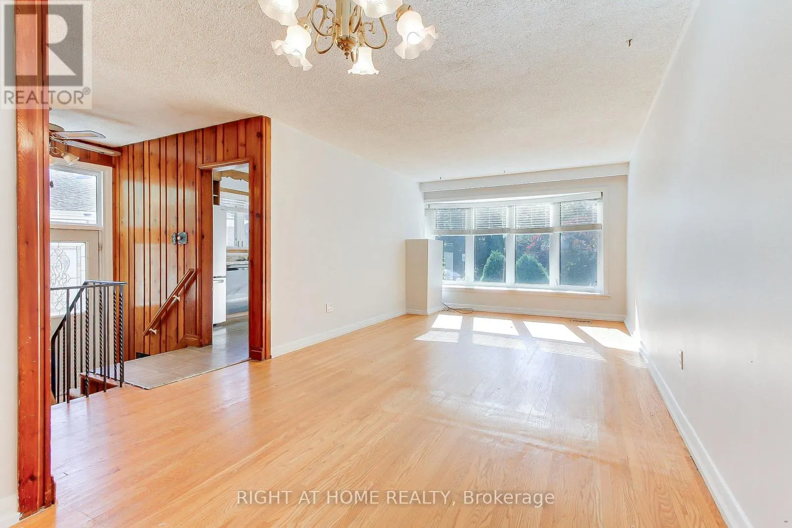 40 KITIMAT CRESCENT