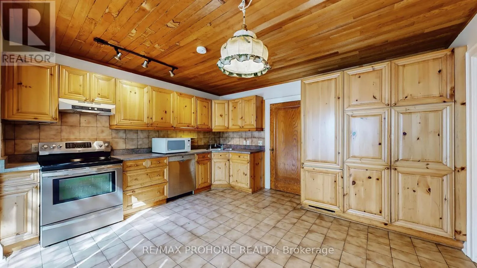 17 ECKARDT AVENUE