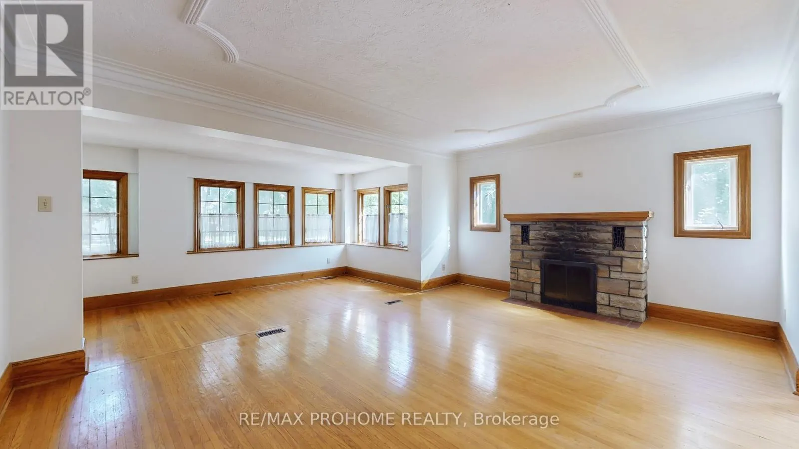 17 ECKARDT AVENUE