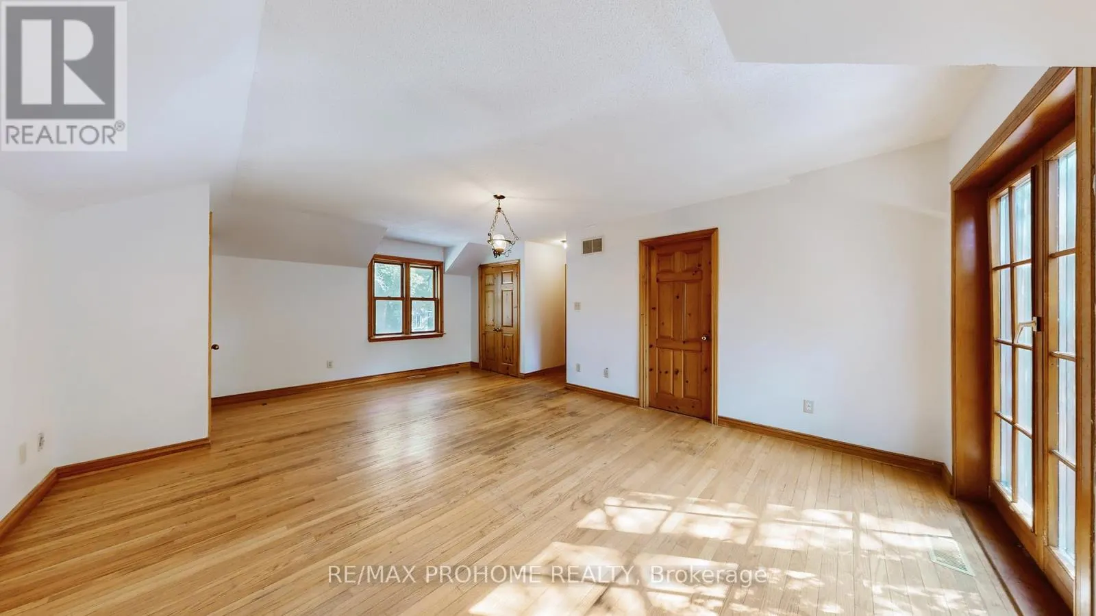 17 ECKARDT AVENUE