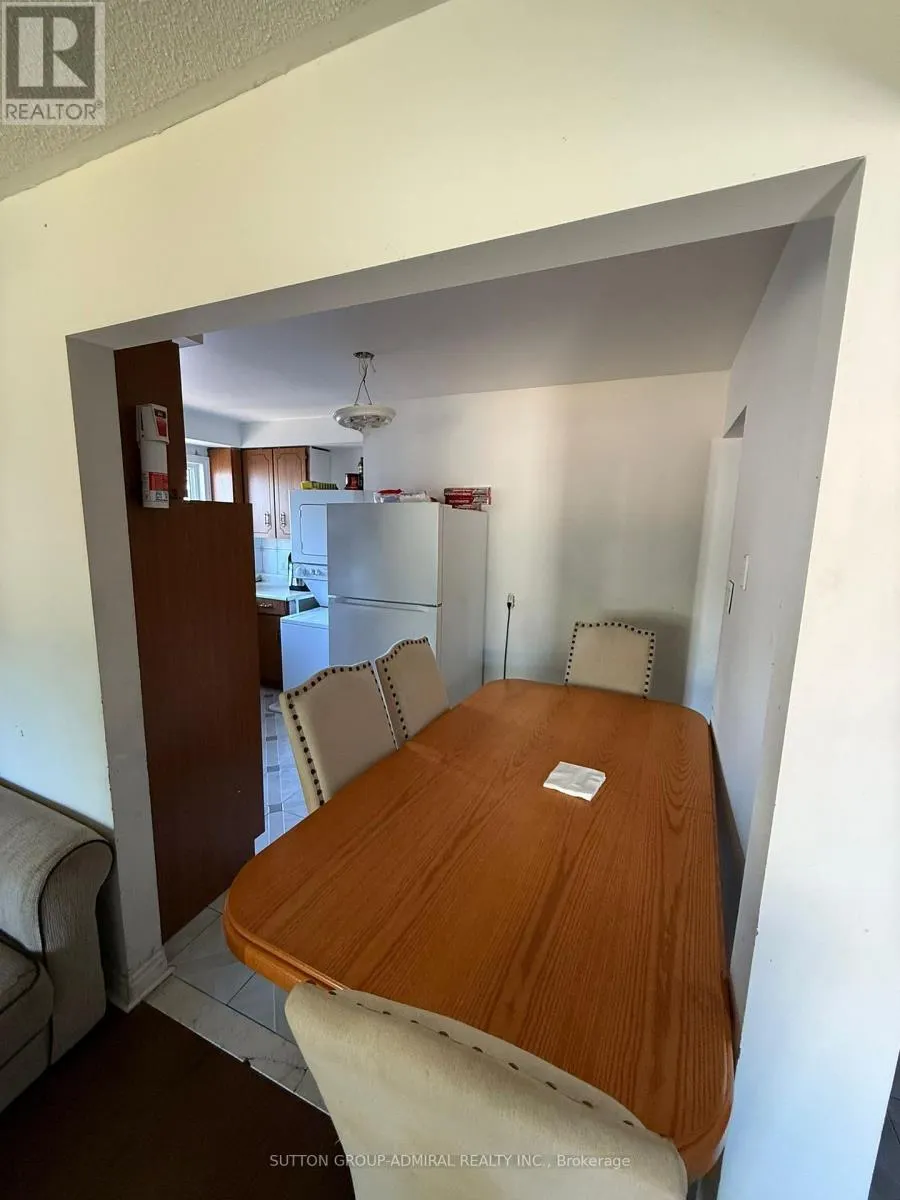 MAIN FLOOR - 166 KULPIN AVENUE