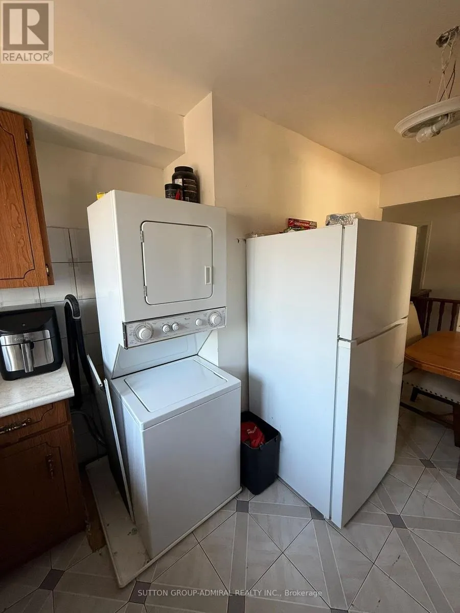 MAIN FLOOR - 166 KULPIN AVENUE