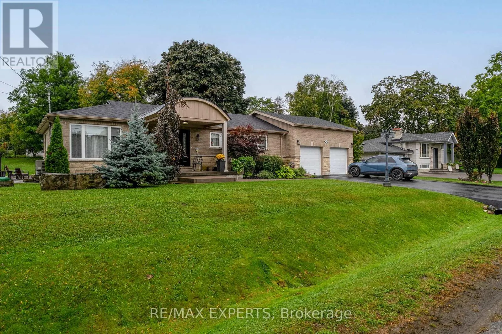 76 BACHLEY CRESCENT