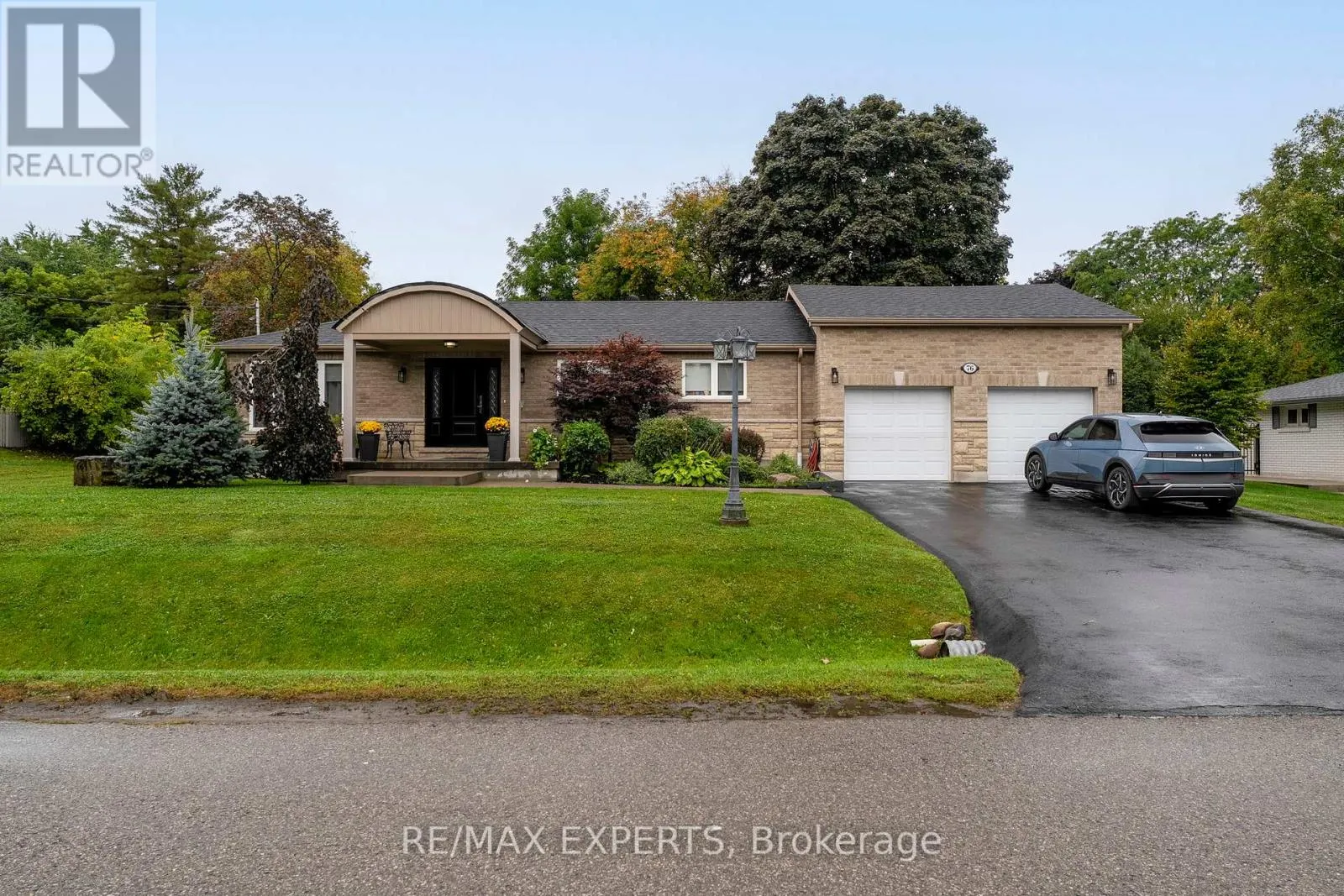 76 BACHLEY CRESCENT