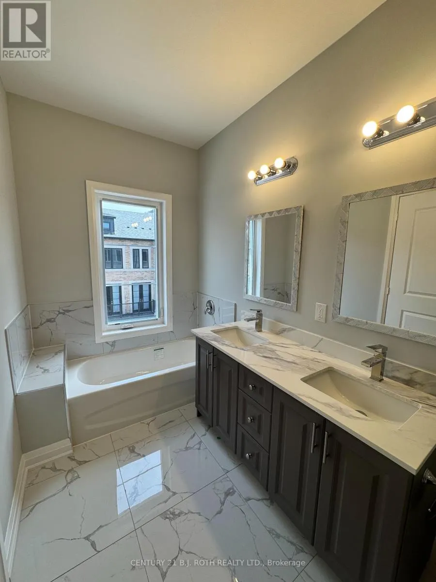 12 - 260 EAGLE STREET