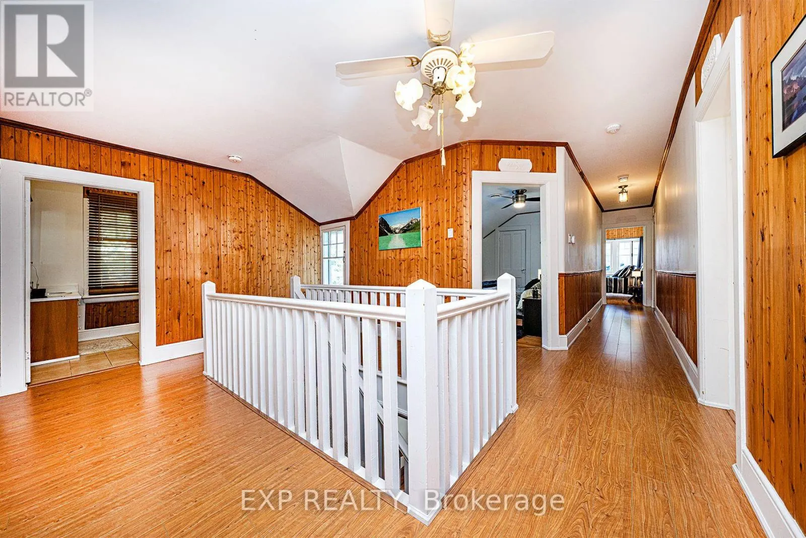376 LAKE DRIVE N