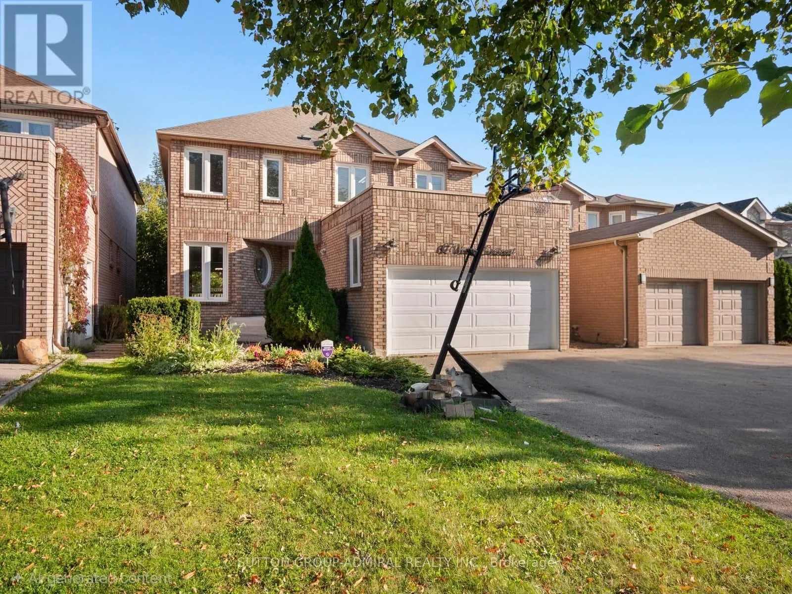 67 VENICE CRESCENT