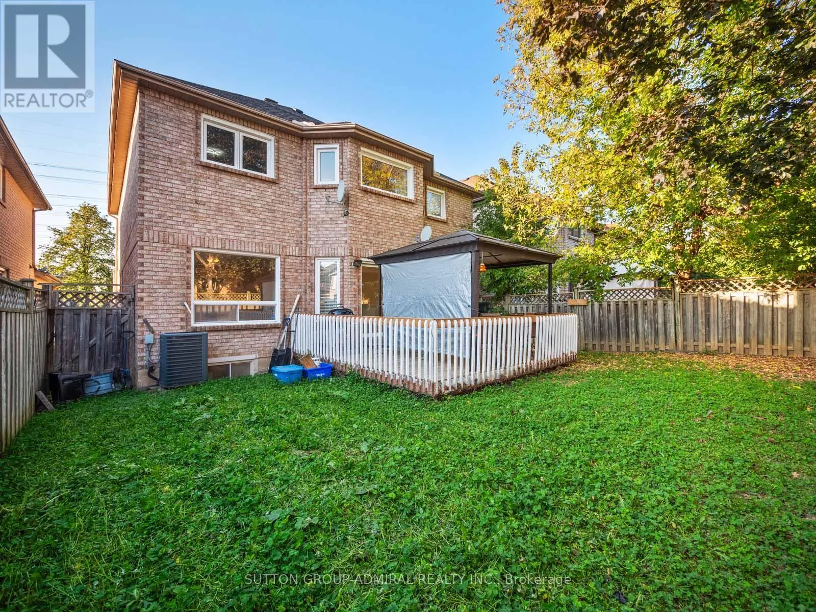 67 VENICE CRESCENT