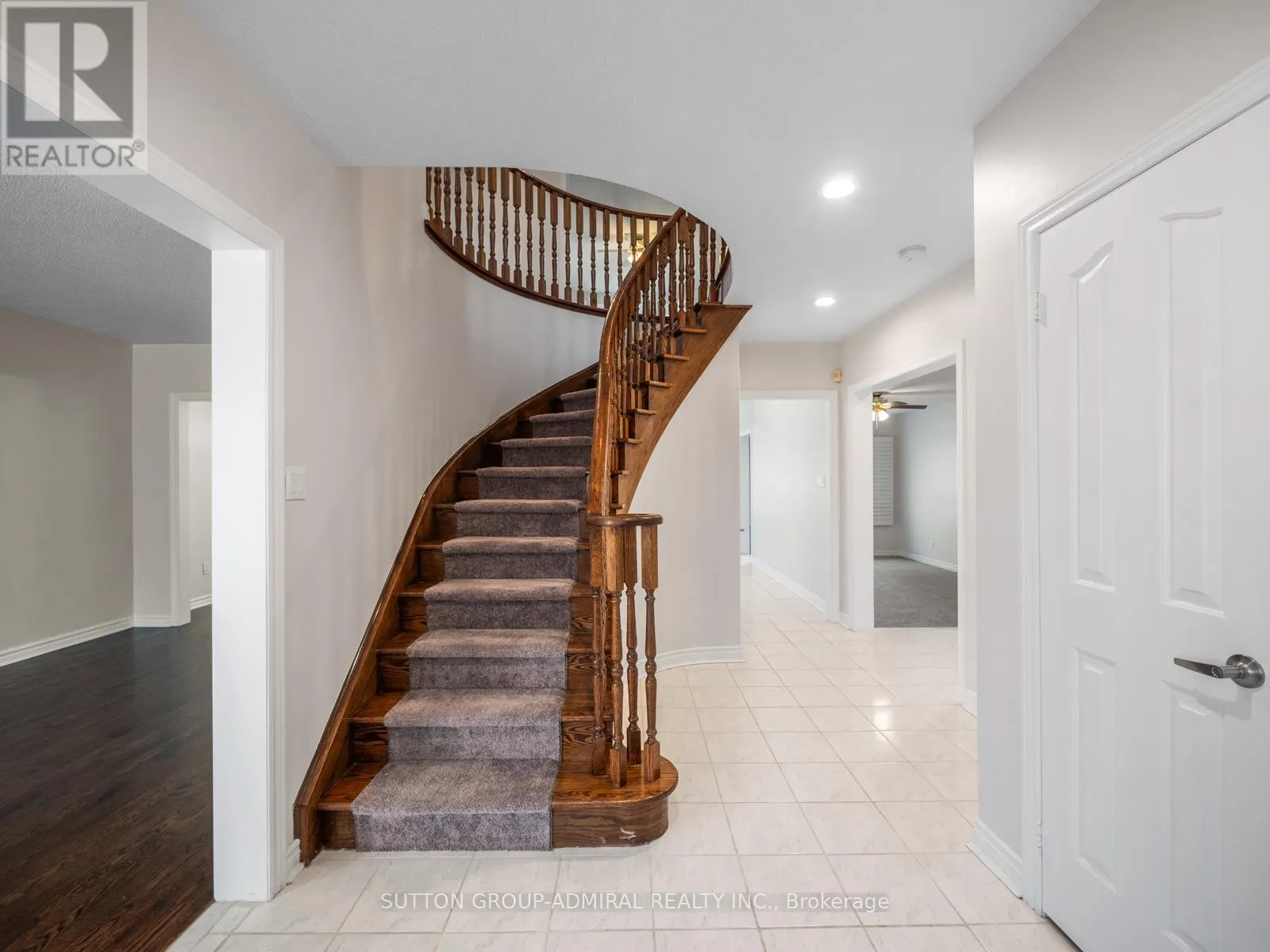 67 VENICE CRESCENT