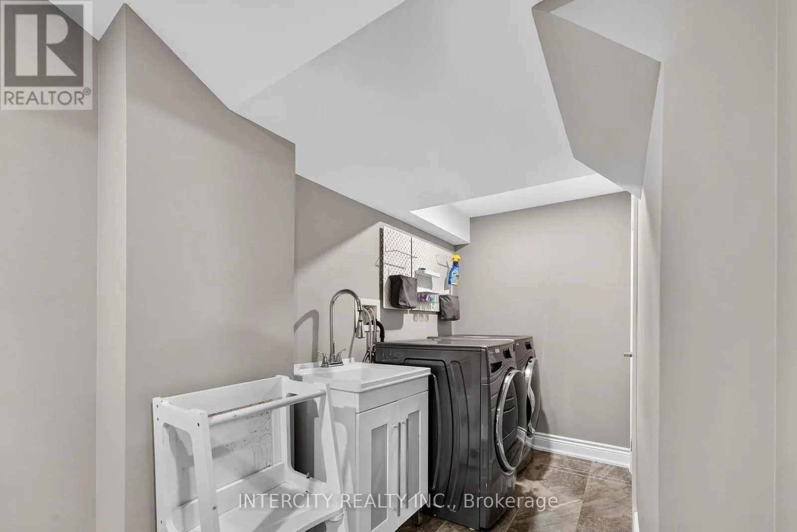 14 GREAT HERON COURT