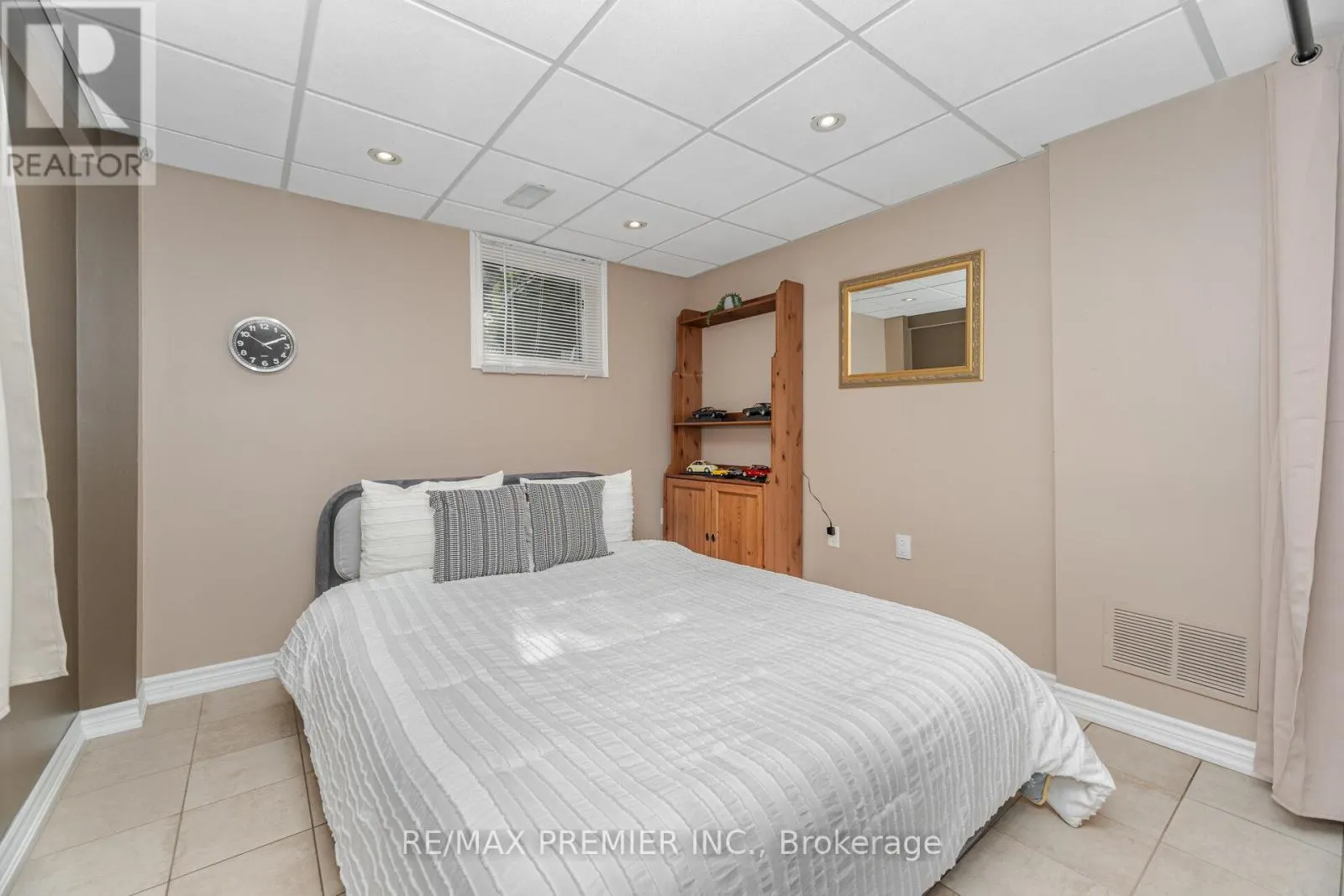 183 REGENCY VIEW HEIGHTS
