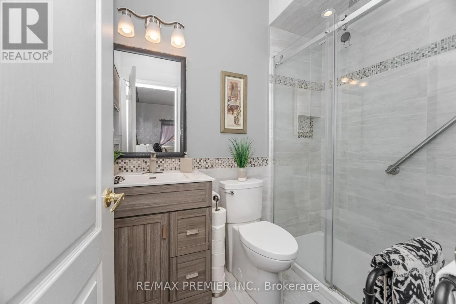183 REGENCY VIEW HEIGHTS