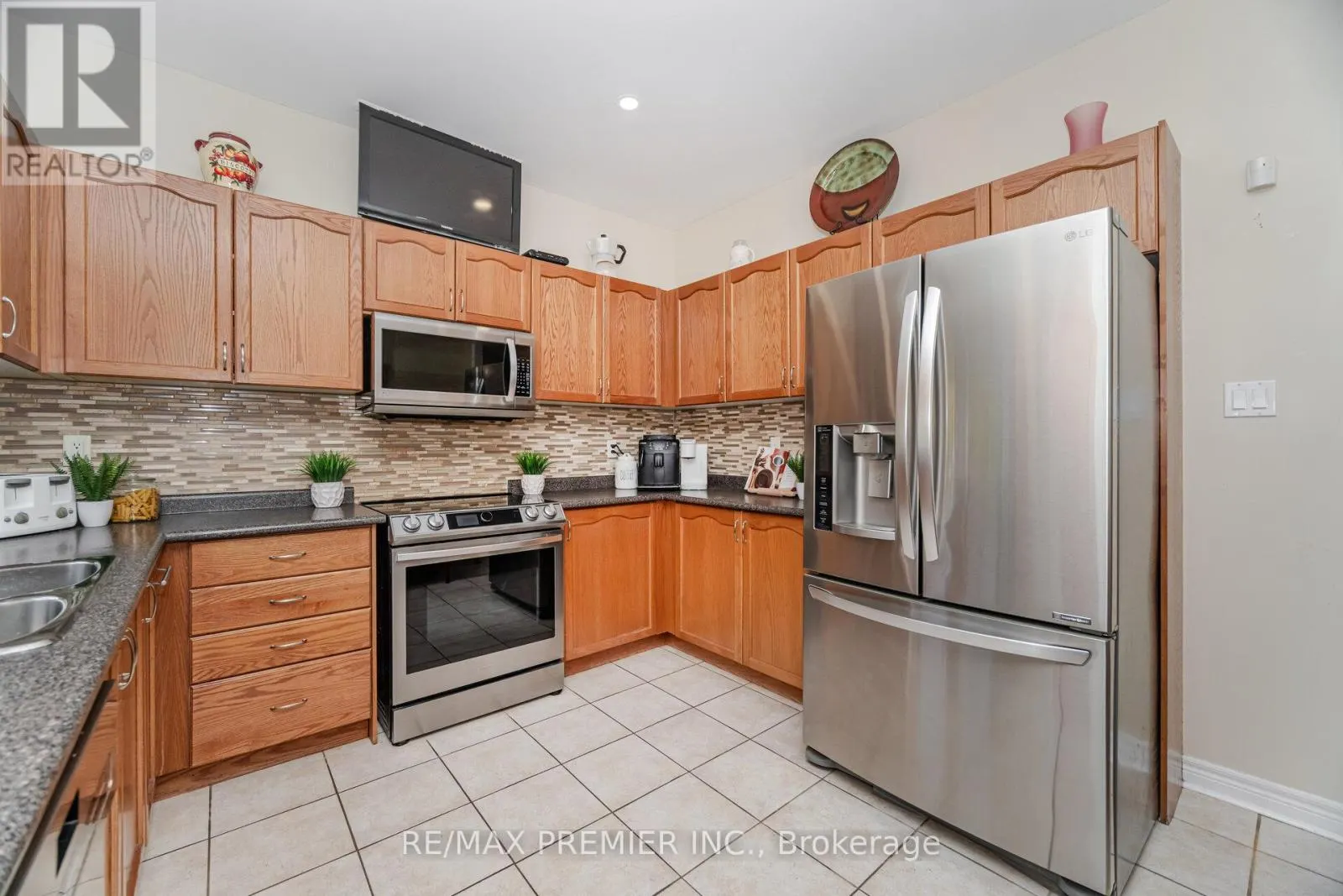 183 REGENCY VIEW HEIGHTS