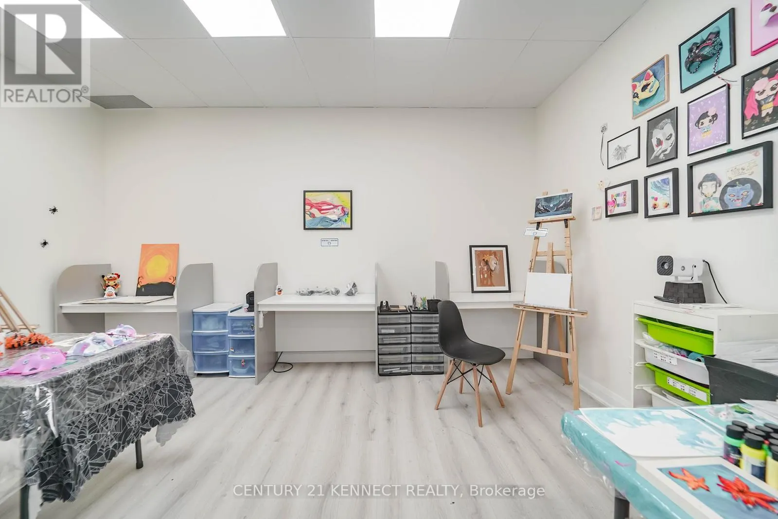 16 - 7780 WOODBINE AVENUE