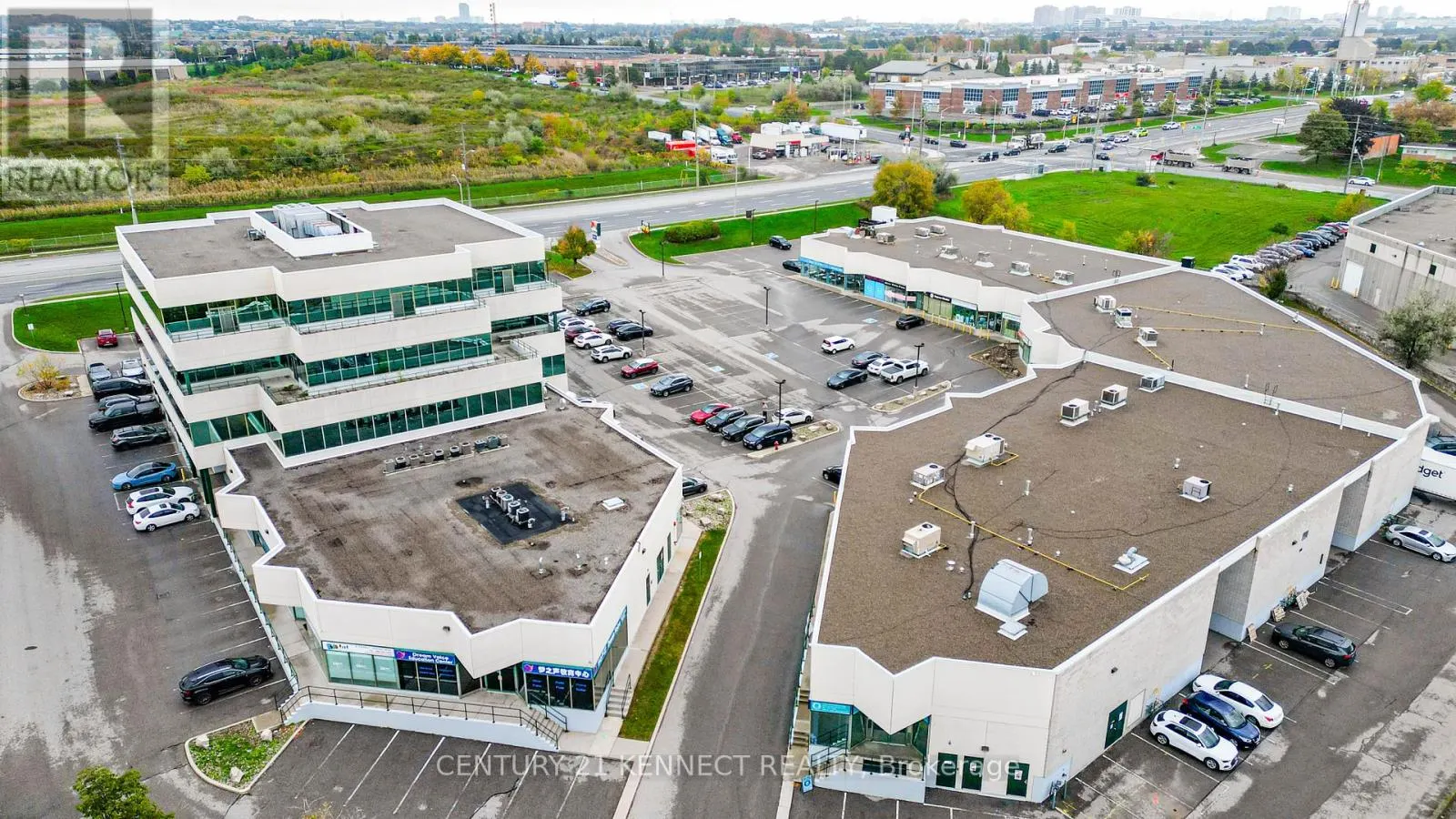 16 - 7780 WOODBINE AVENUE