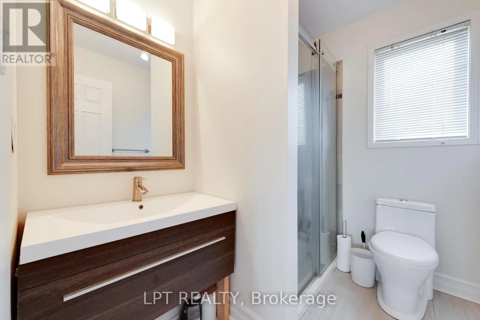 11 LOOKOUT STREET