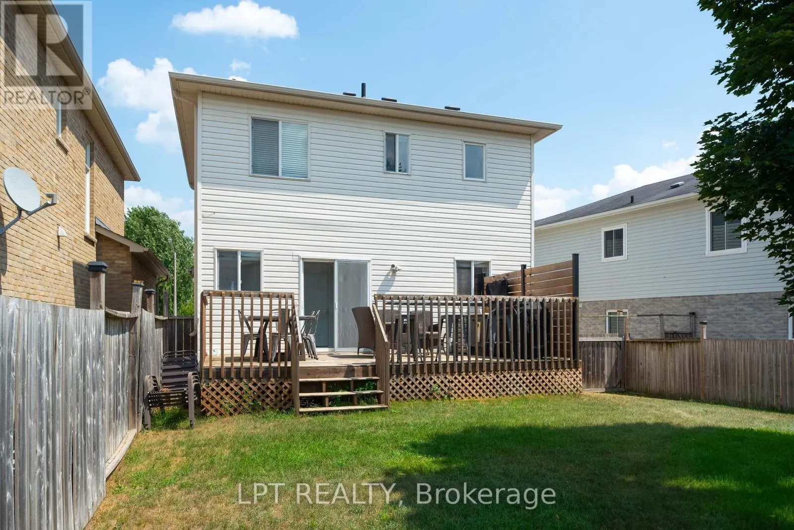11 LOOKOUT STREET