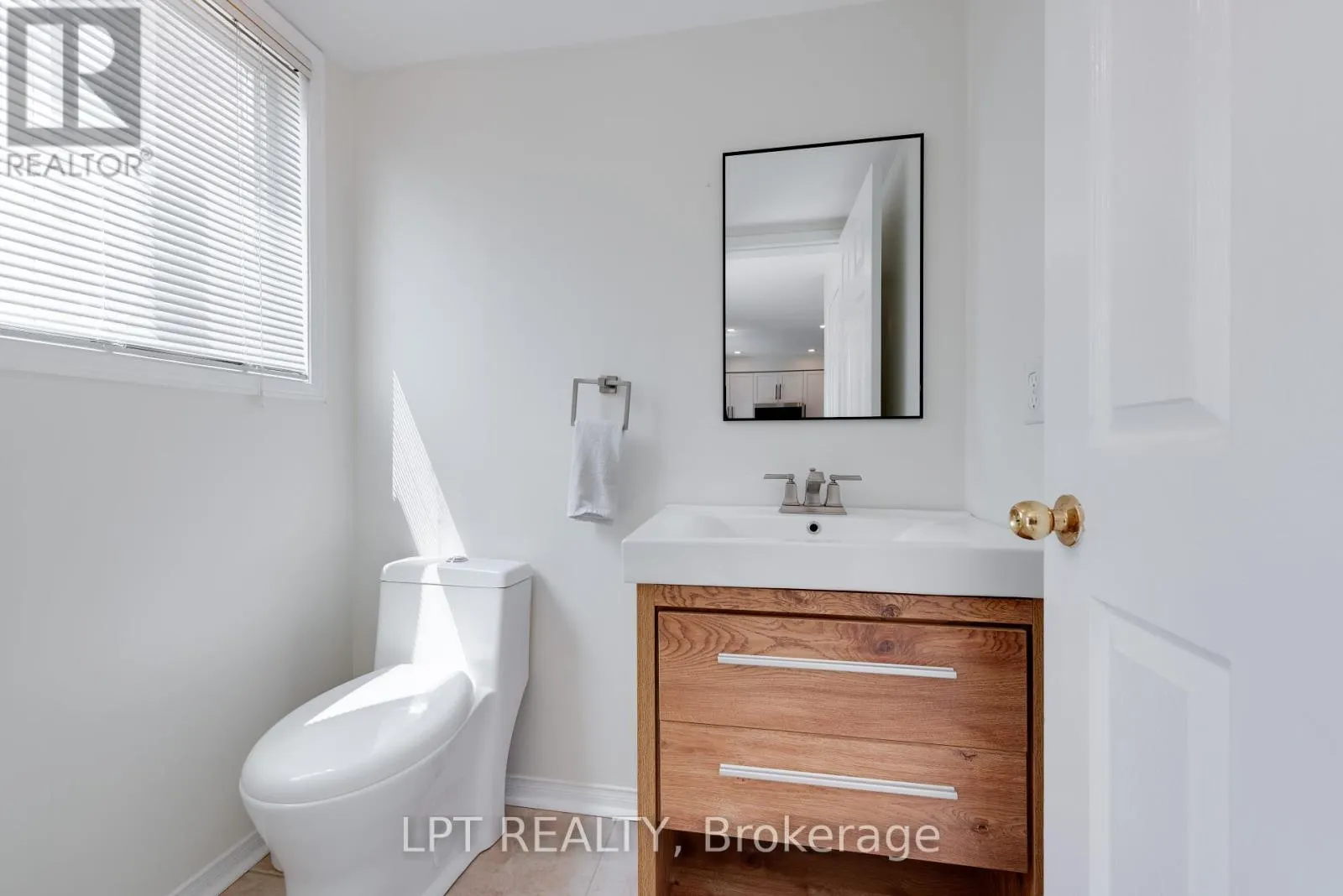 11 LOOKOUT STREET