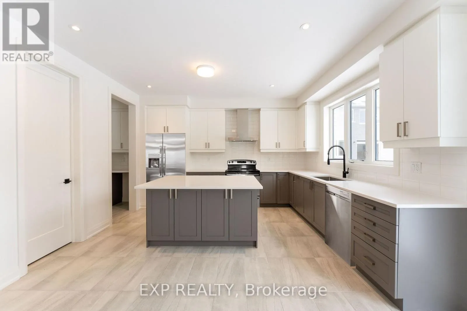 5 MAYFLOWER GARDENS