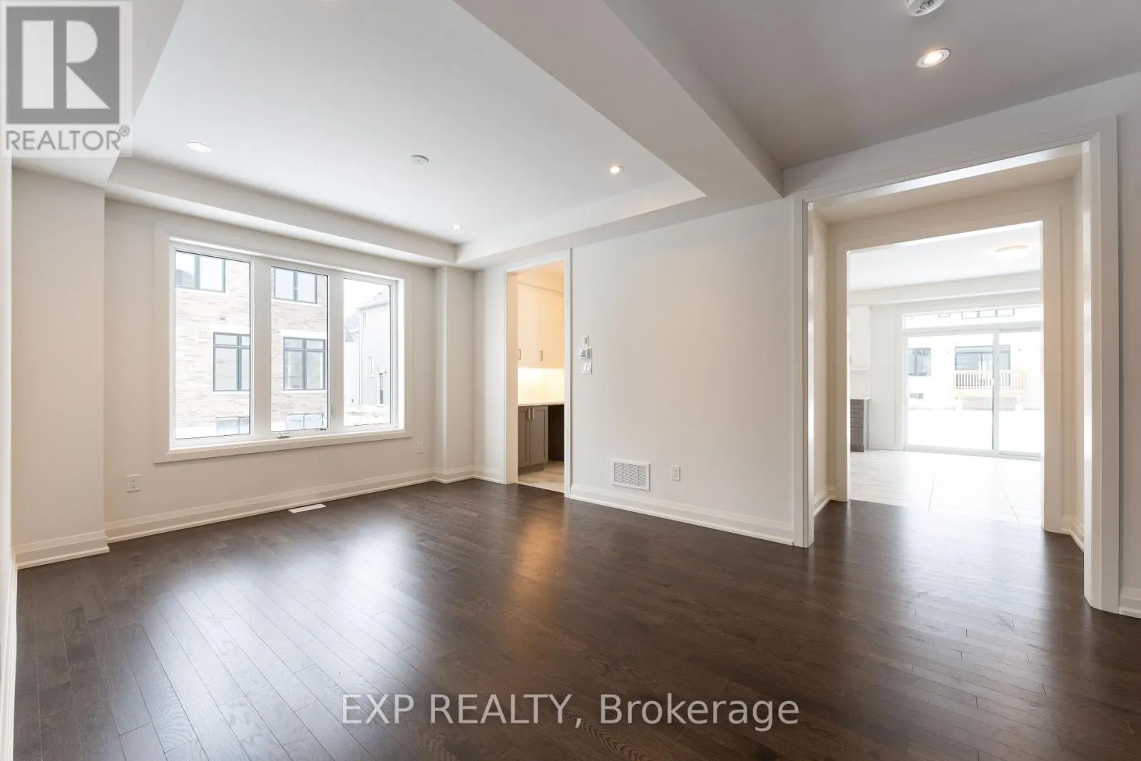 5 MAYFLOWER GARDENS