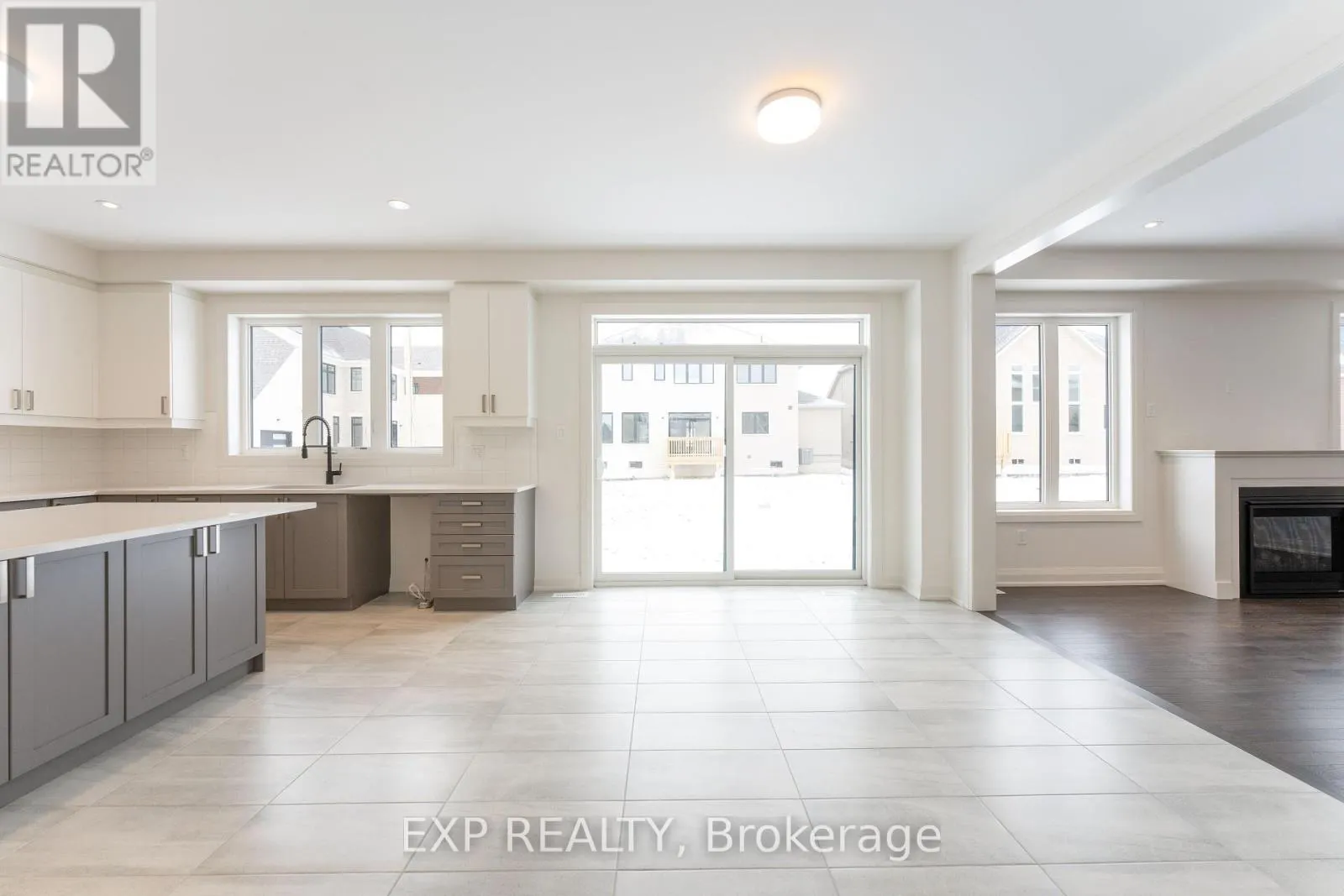 5 MAYFLOWER GARDENS