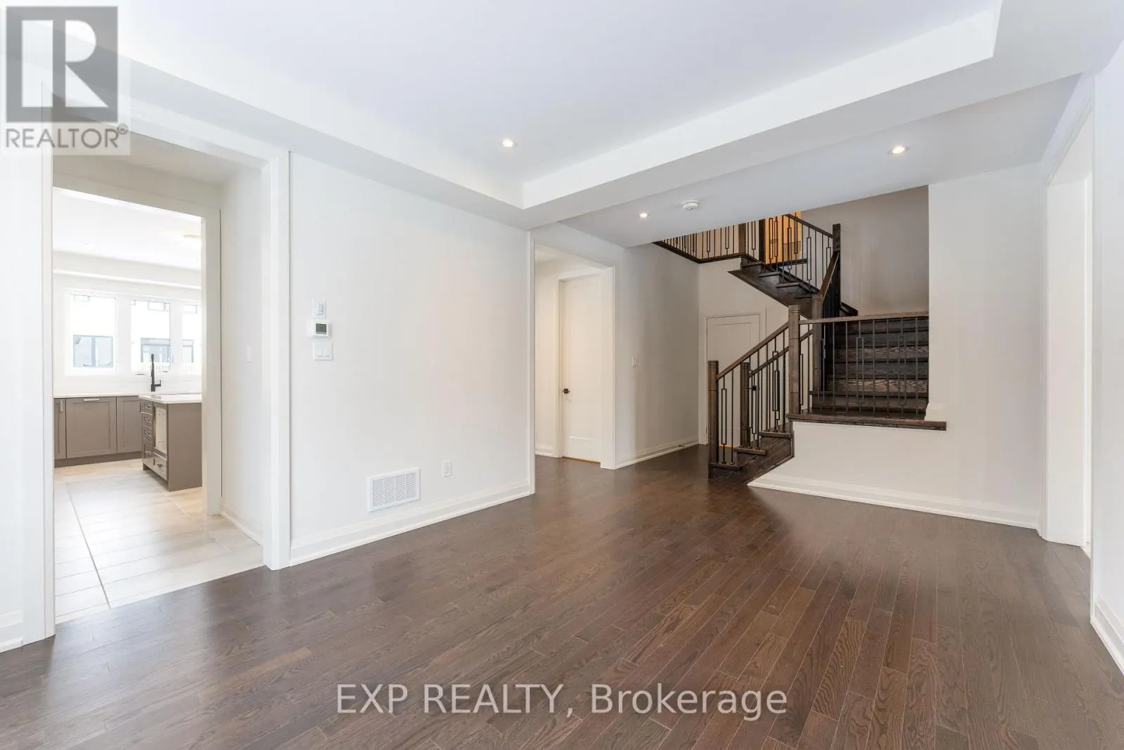 5 MAYFLOWER GARDENS