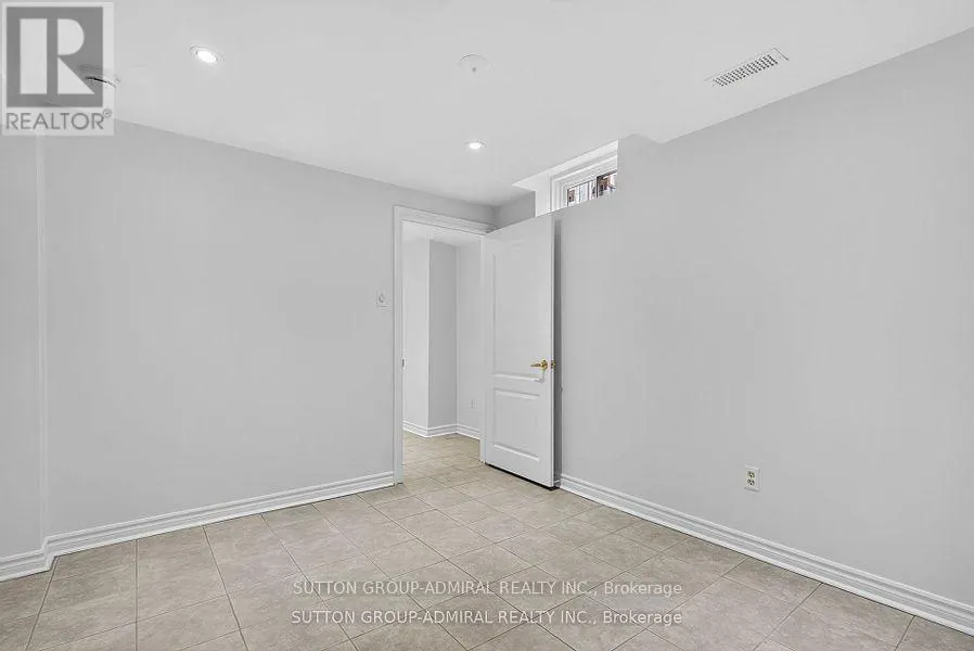 43 KEREMEOS CRESCENT