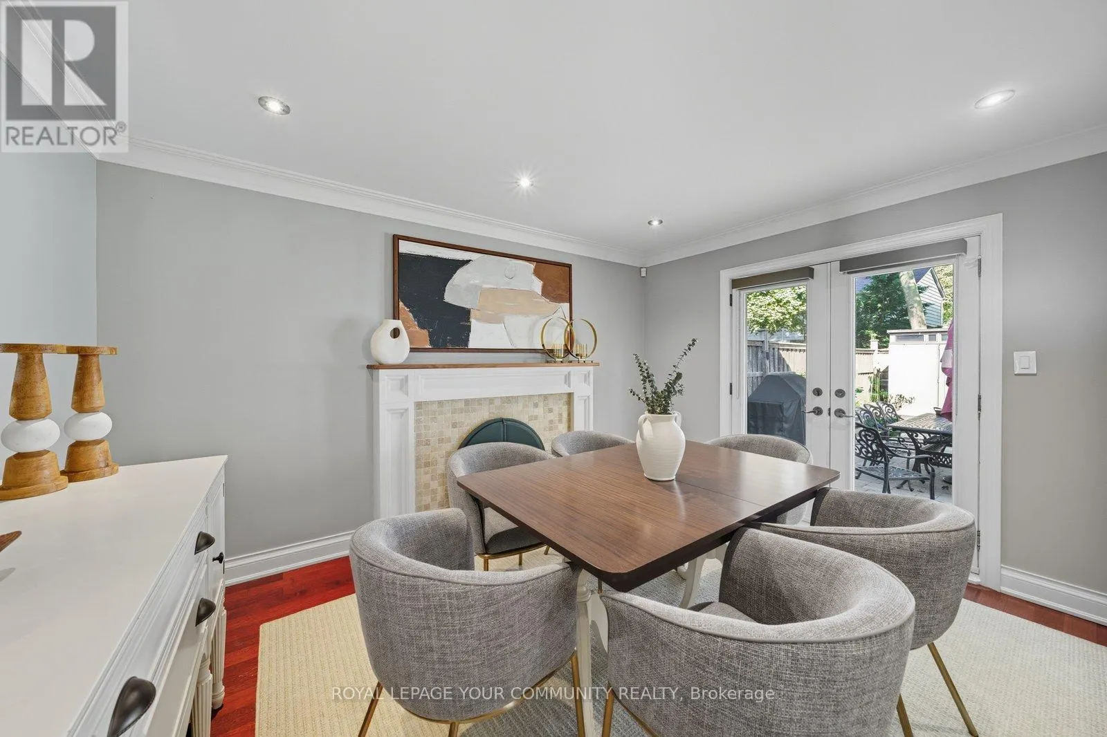 32 RAVENGLOSS DRIVE