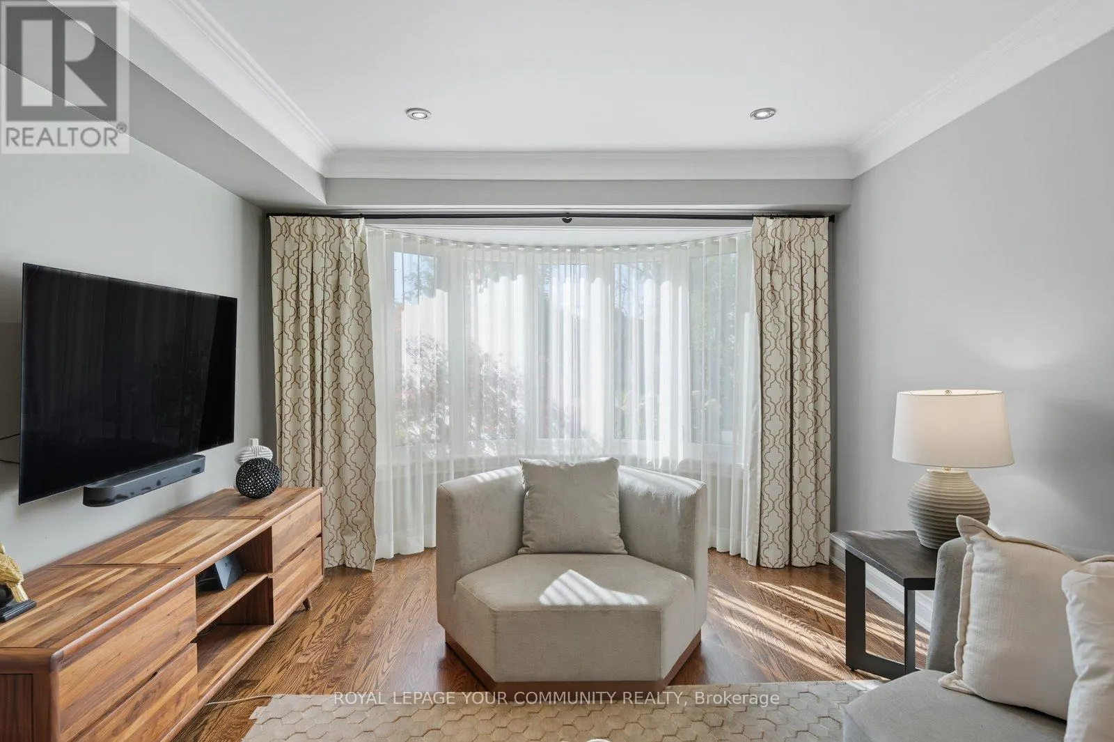 32 RAVENGLOSS DRIVE