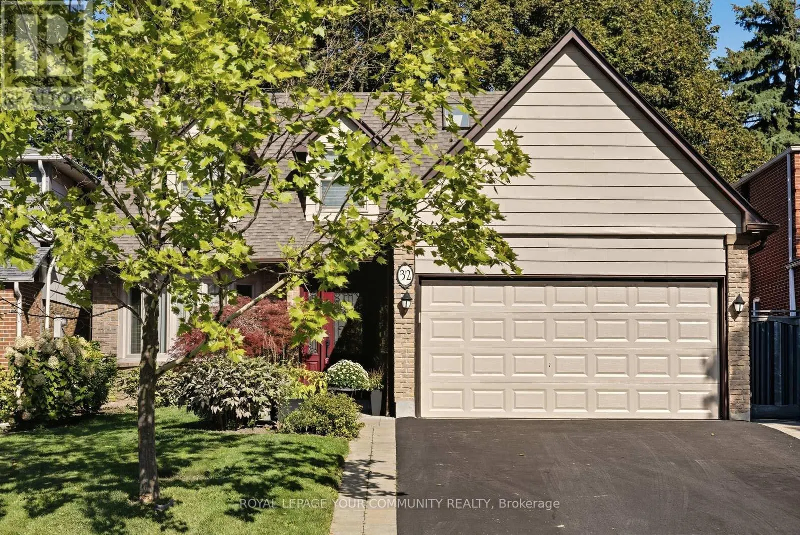 32 RAVENGLOSS DRIVE