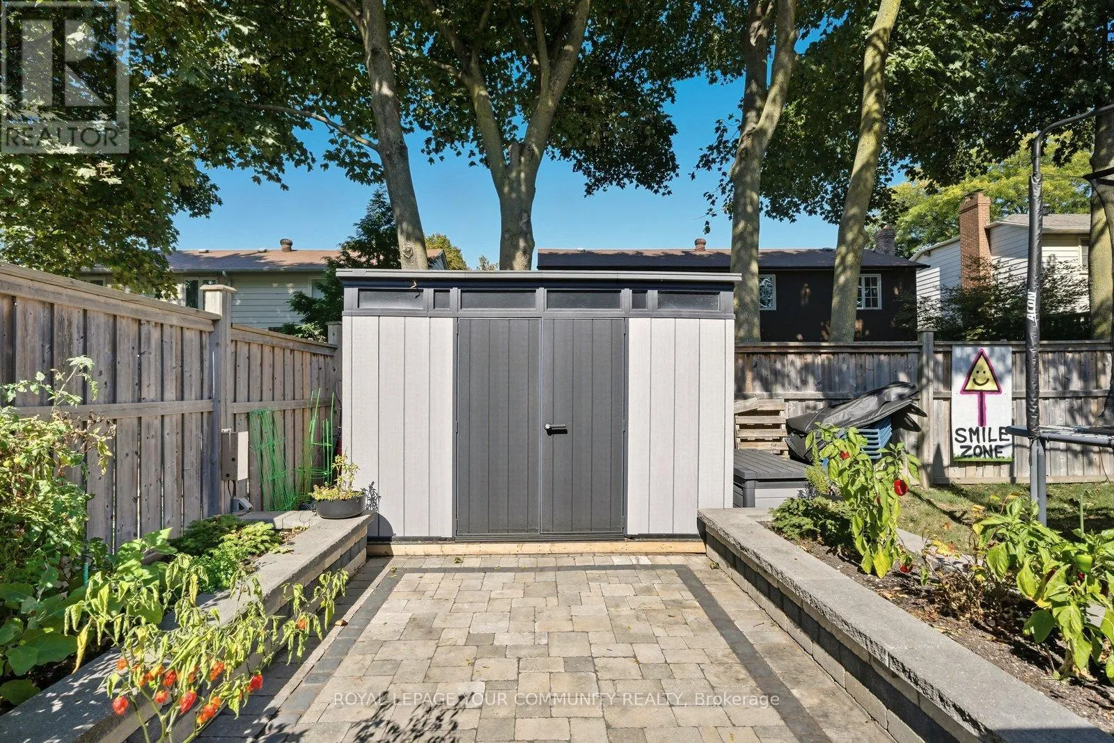 32 RAVENGLOSS DRIVE