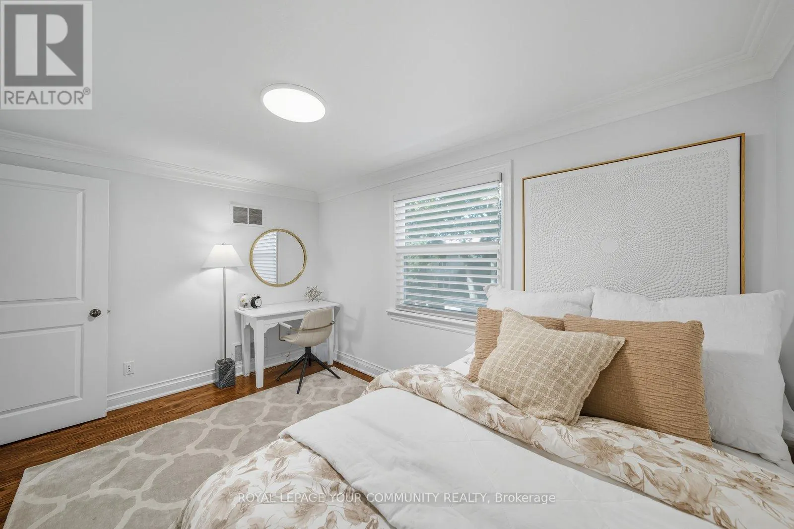 32 RAVENGLOSS DRIVE