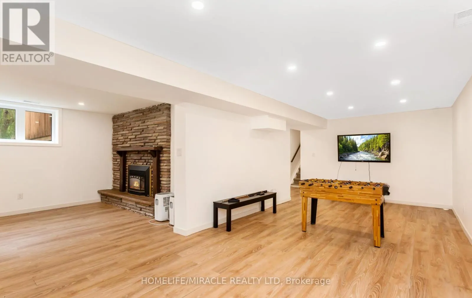 17 KINSLEY STREET