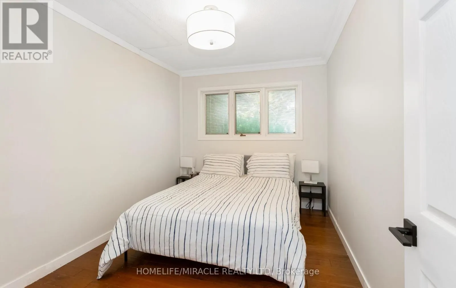 17 KINSLEY STREET