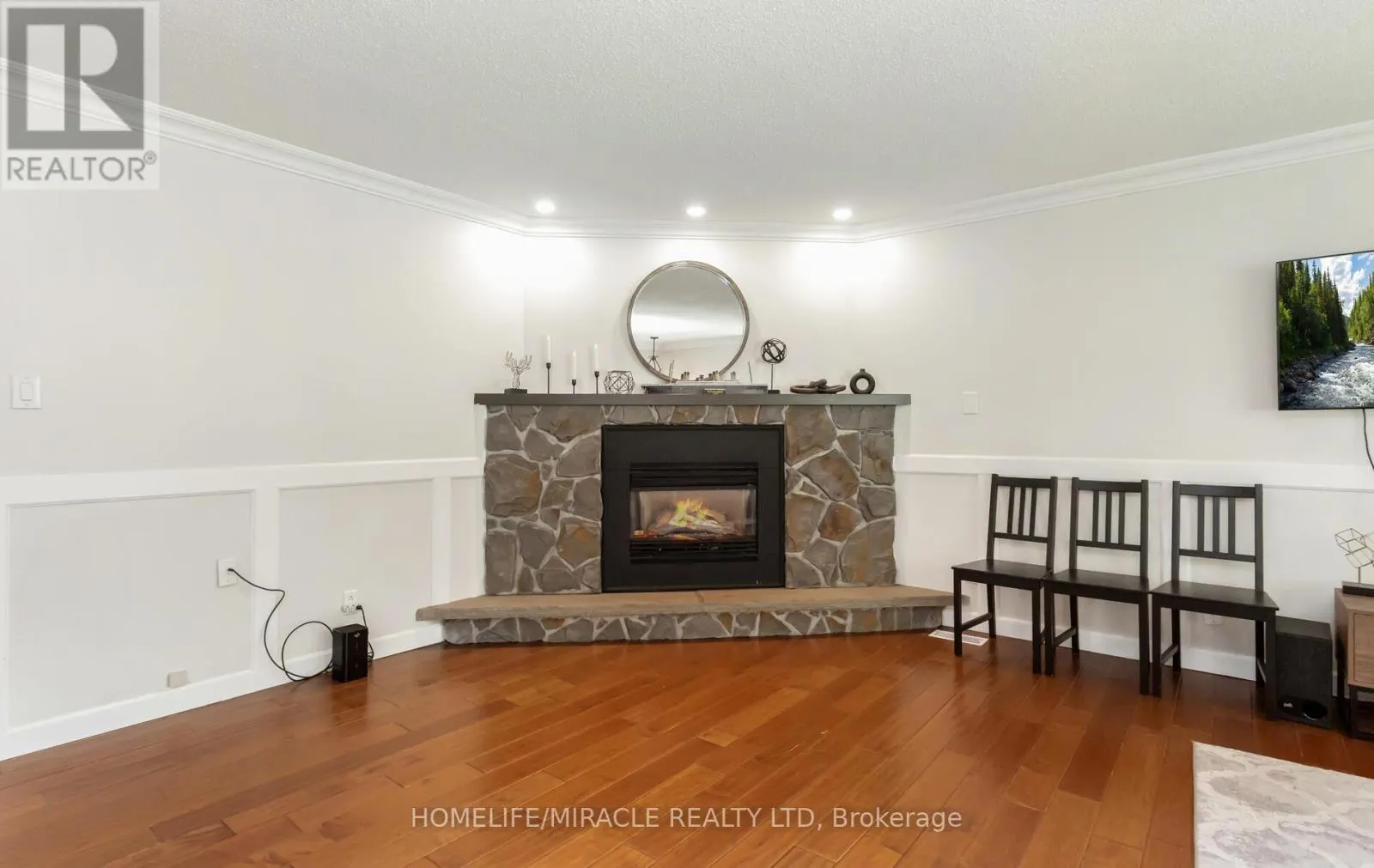 17 KINSLEY STREET