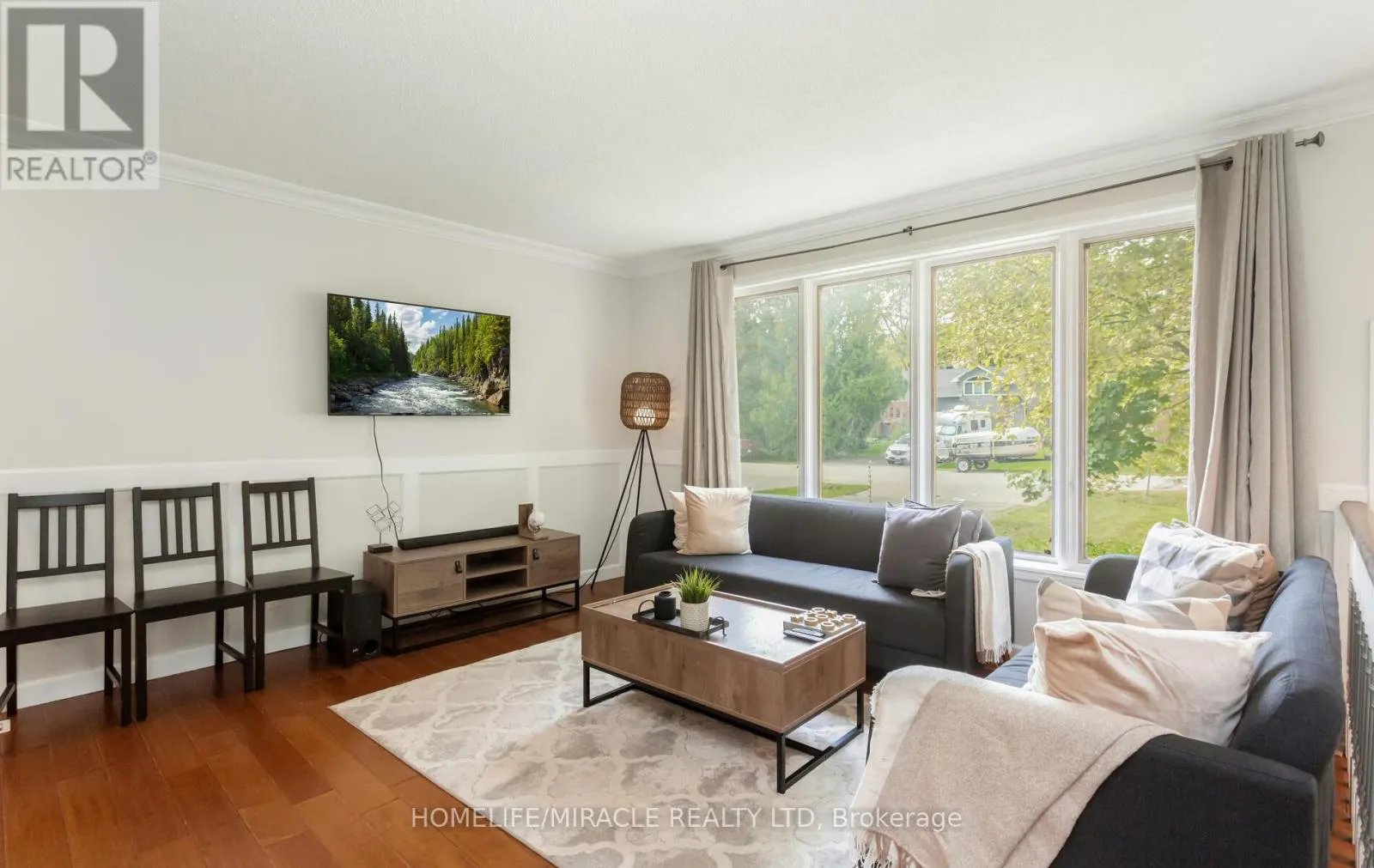 17 KINSLEY STREET