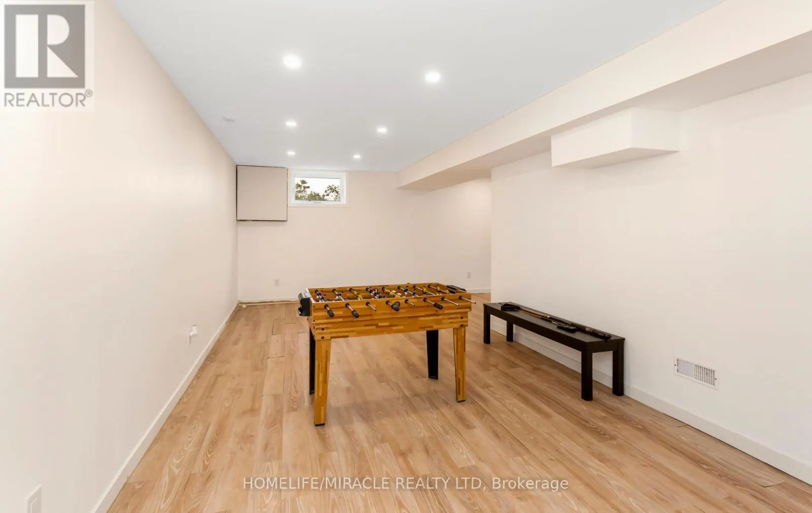 17 KINSLEY STREET