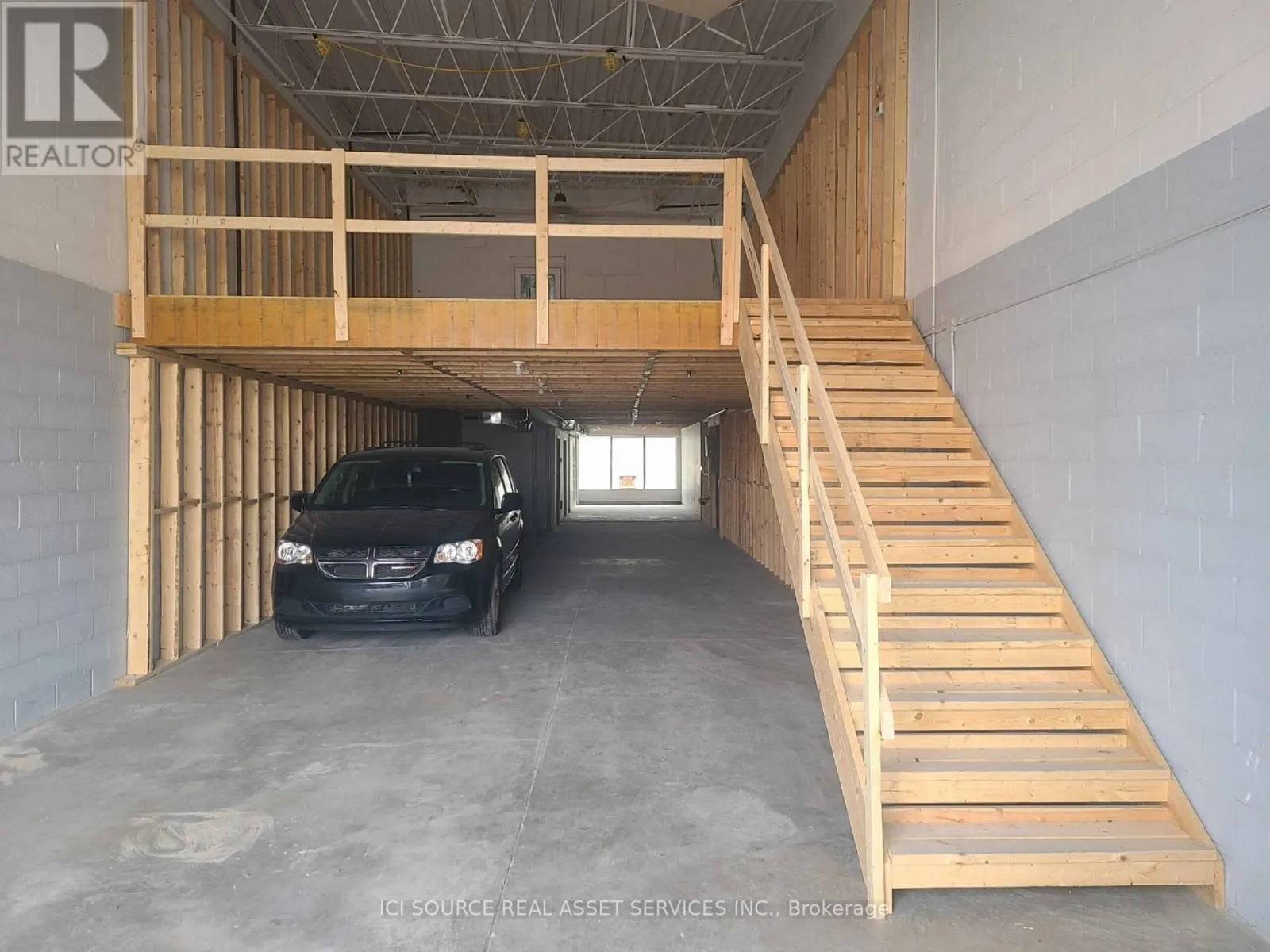 12 - 410 CHRISLEA ROAD