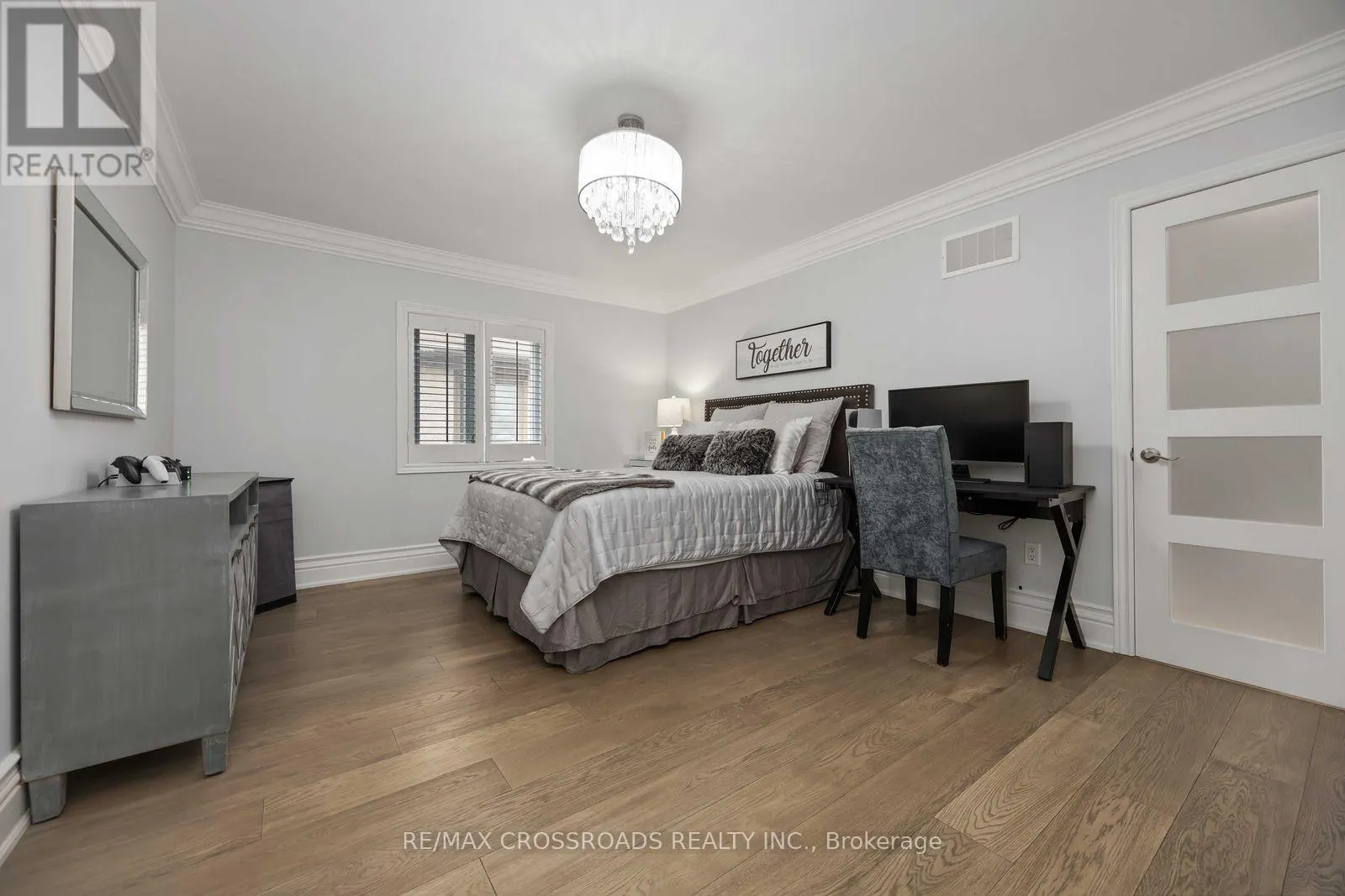 50 GRANDLEA CRESCENT