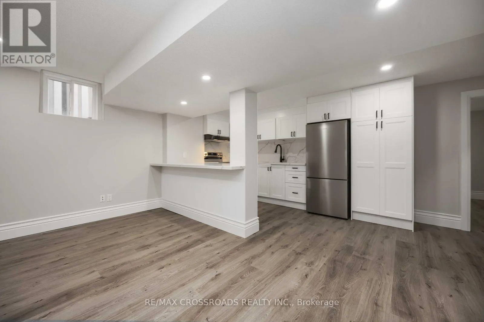 50 GRANDLEA CRESCENT
