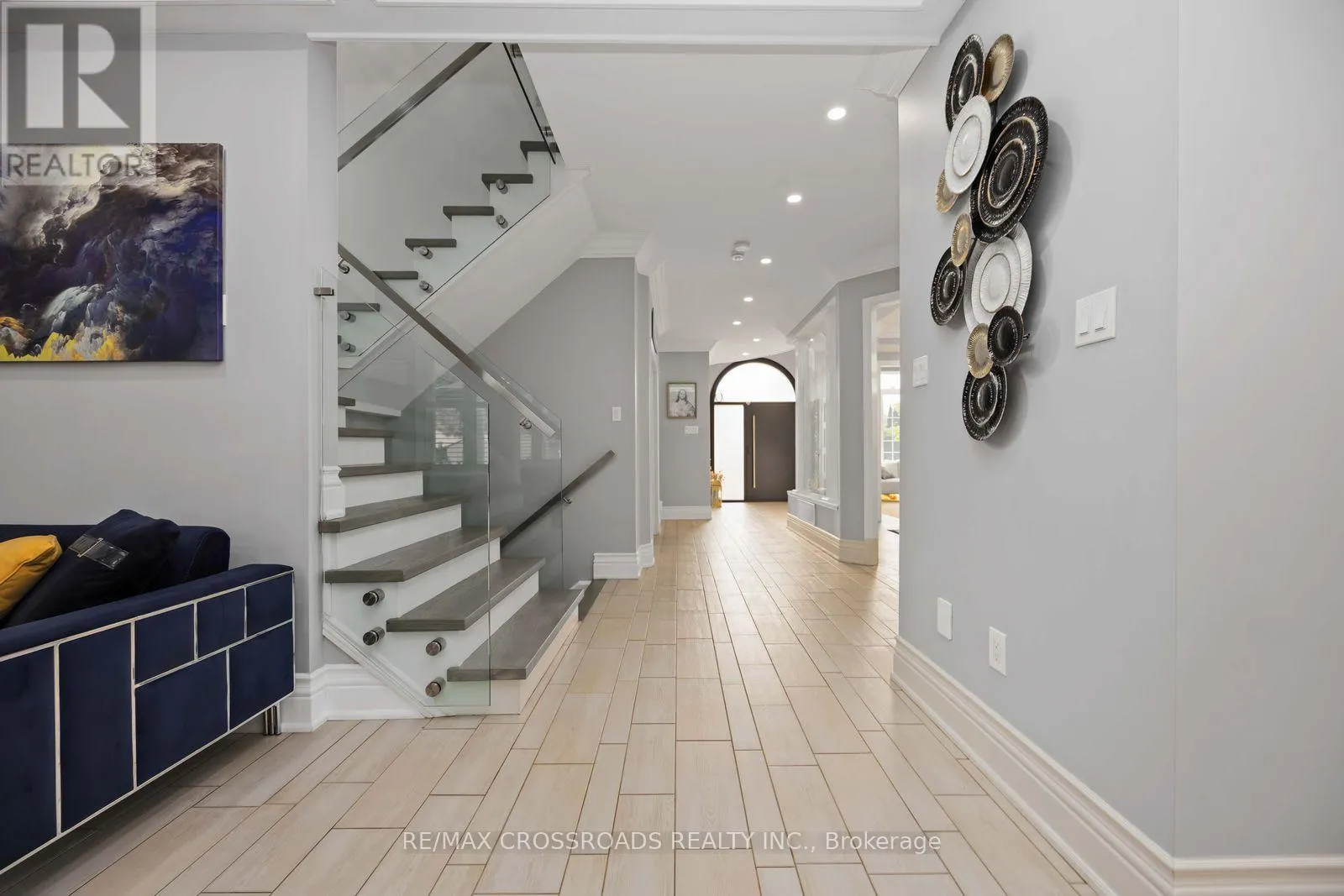 50 GRANDLEA CRESCENT
