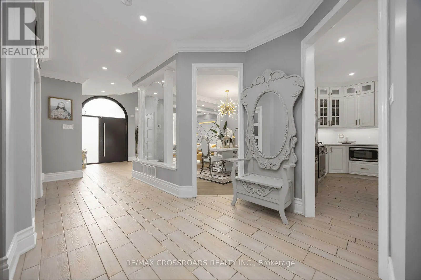 50 GRANDLEA CRESCENT