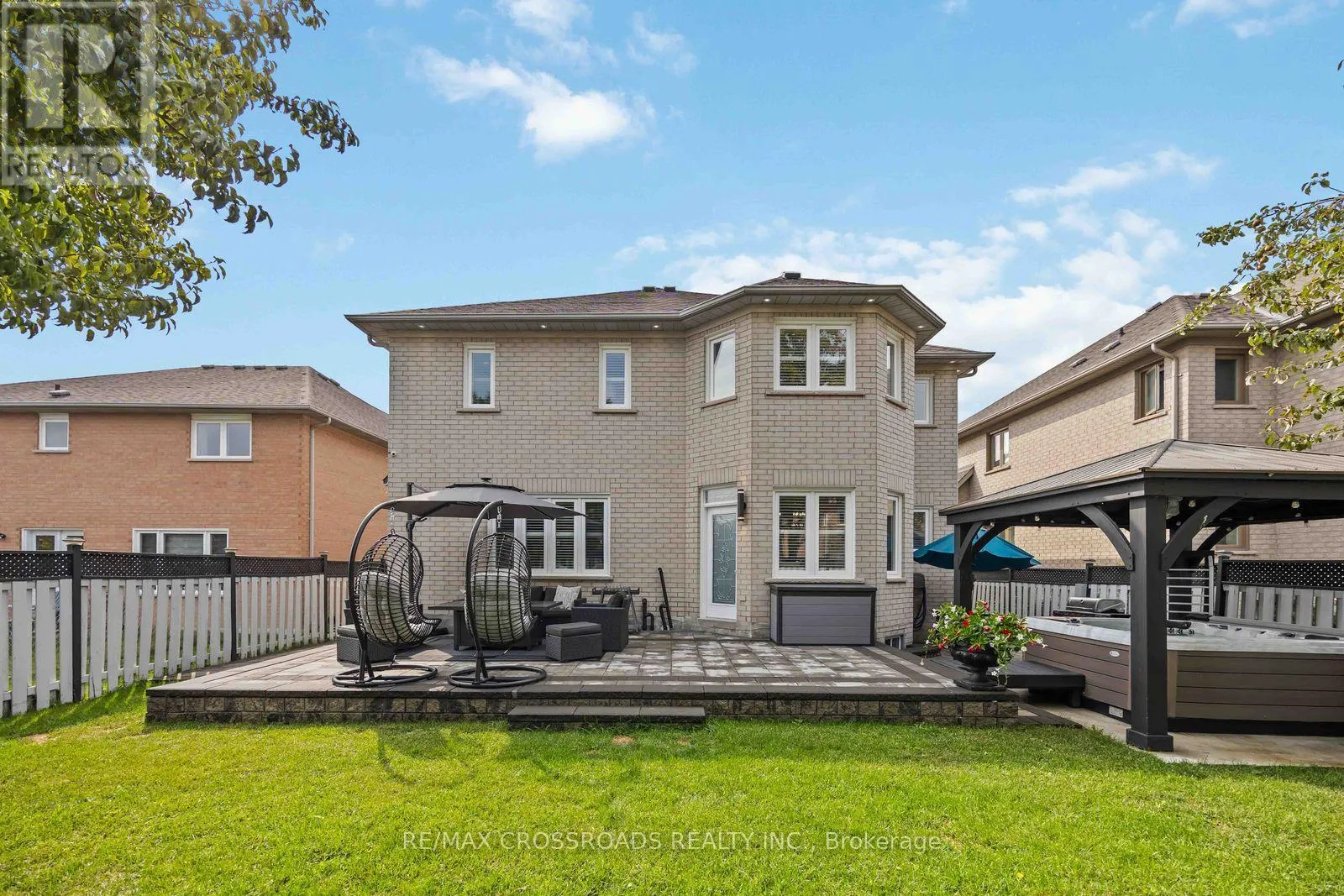 50 GRANDLEA CRESCENT