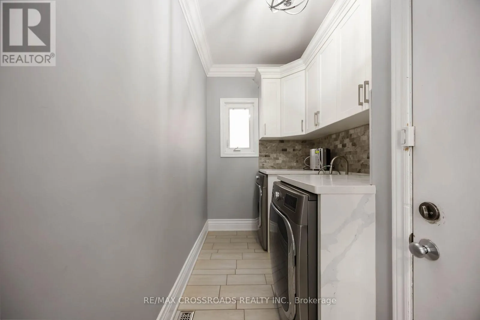 50 GRANDLEA CRESCENT