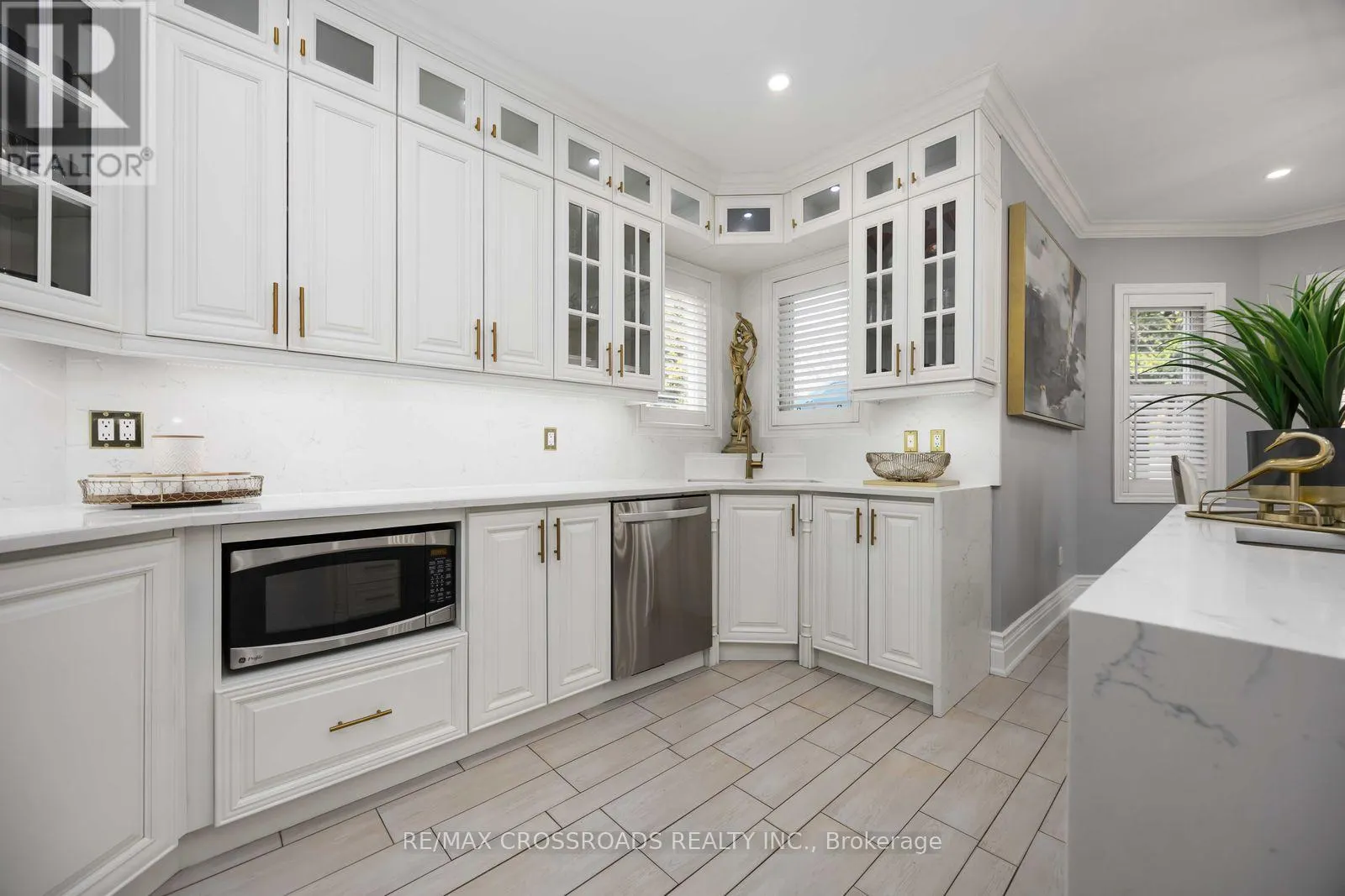 50 GRANDLEA CRESCENT