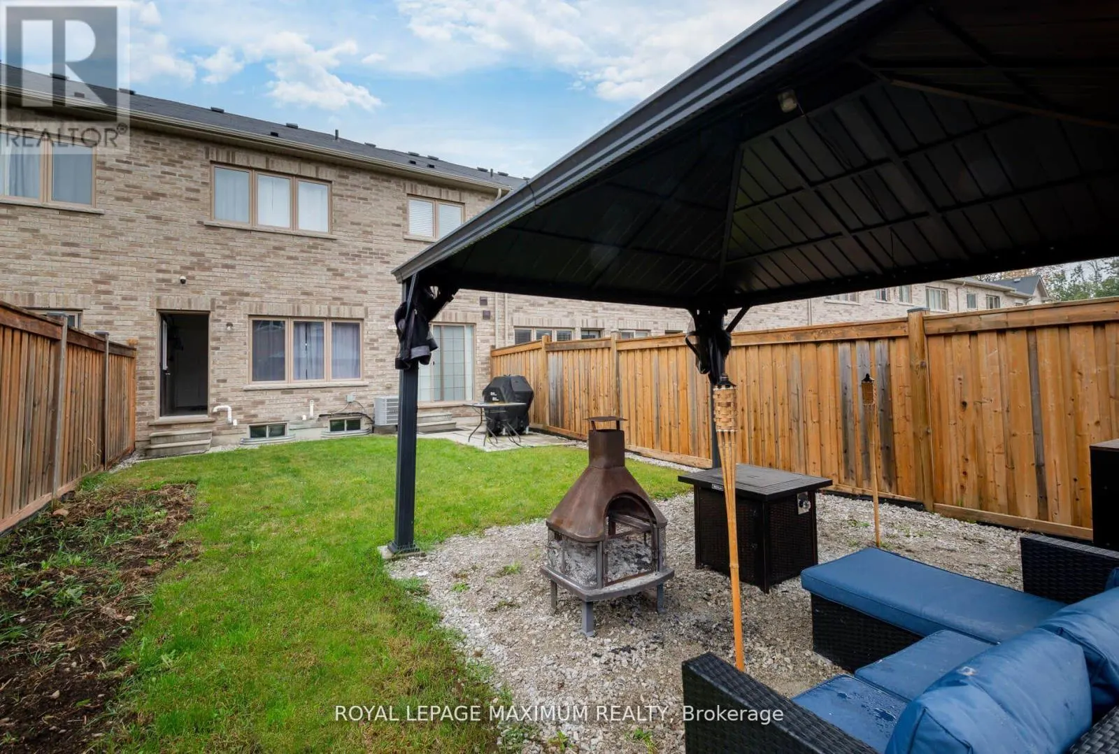 1518 FARROW CRESCENT