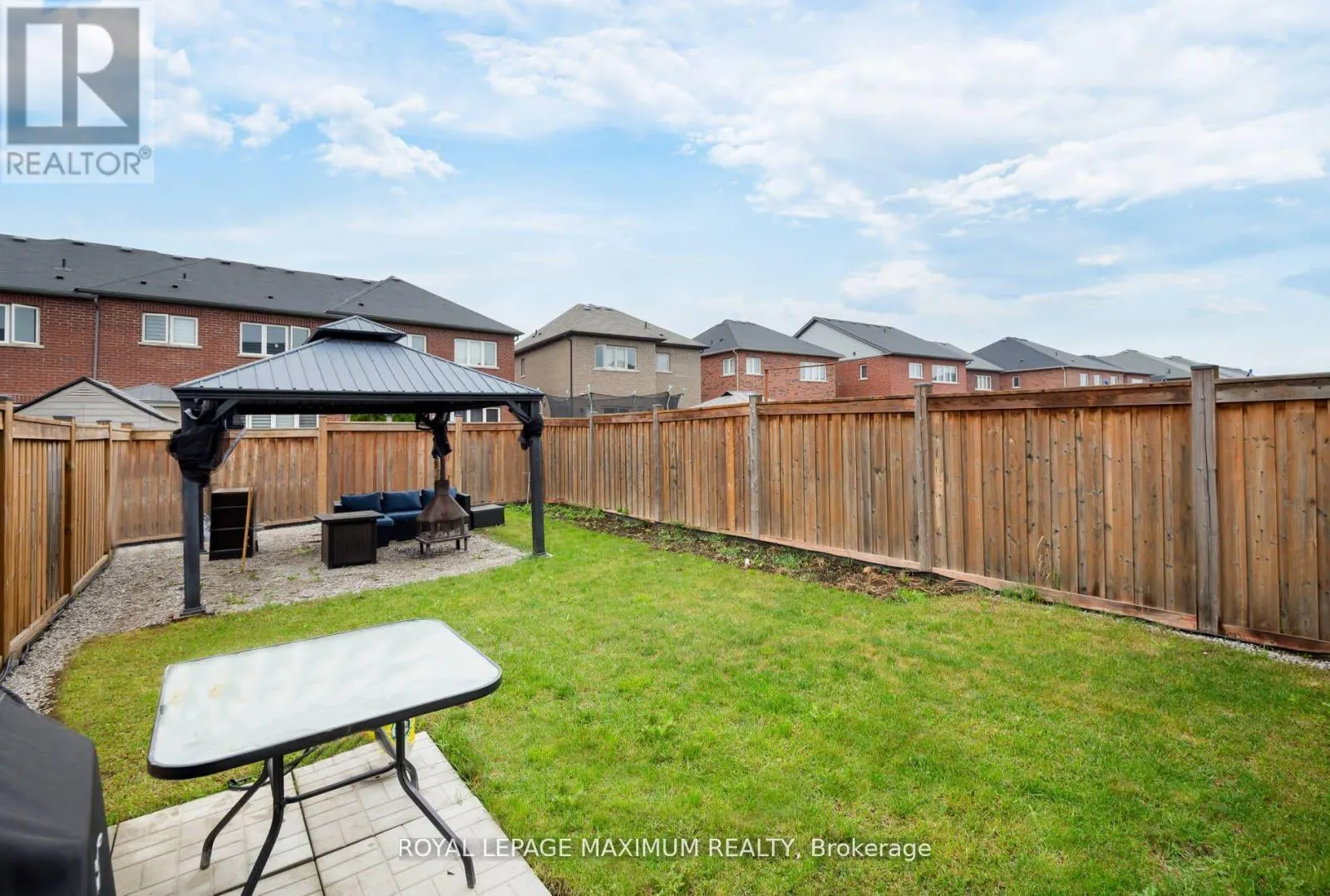 1518 FARROW CRESCENT