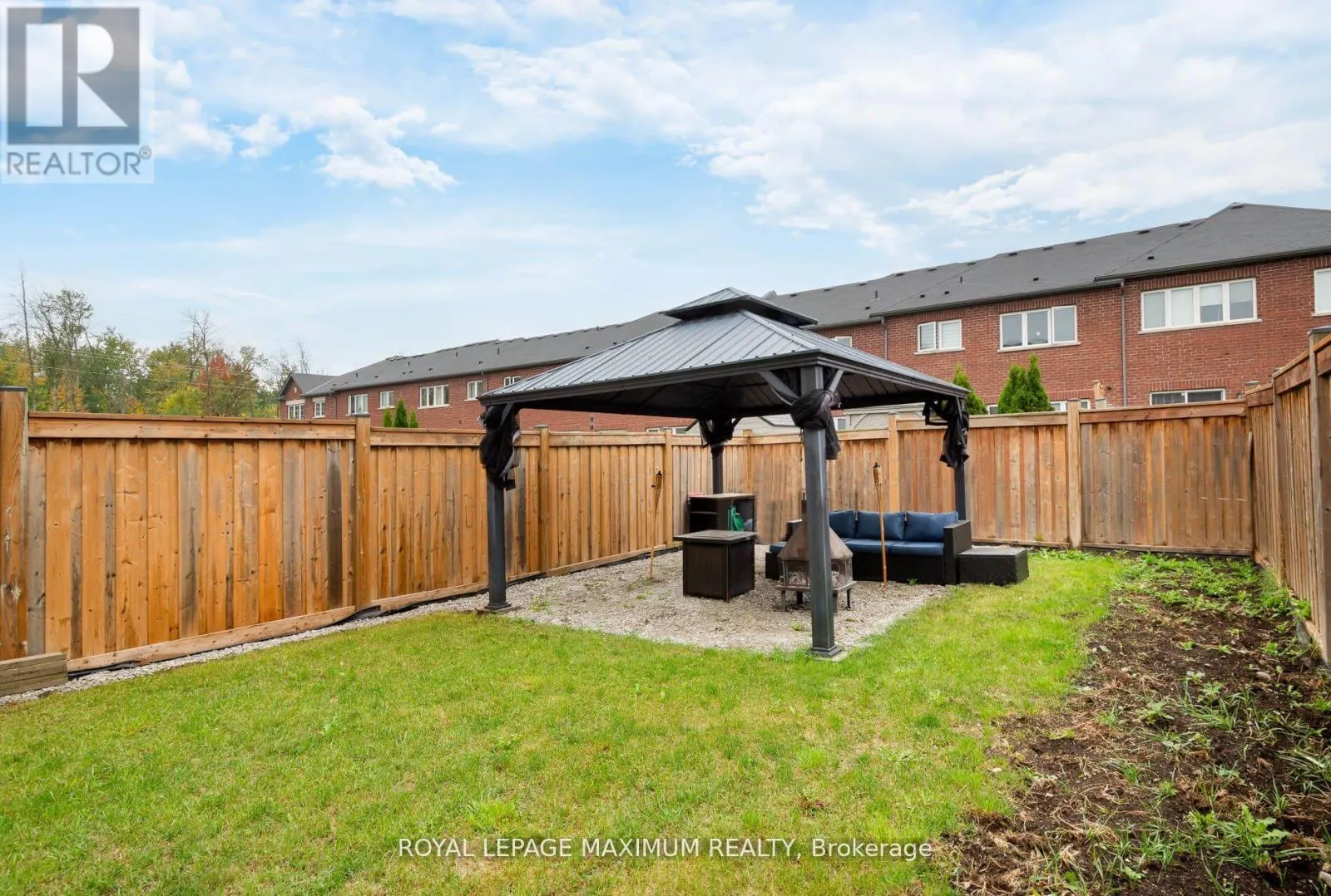 1518 FARROW CRESCENT