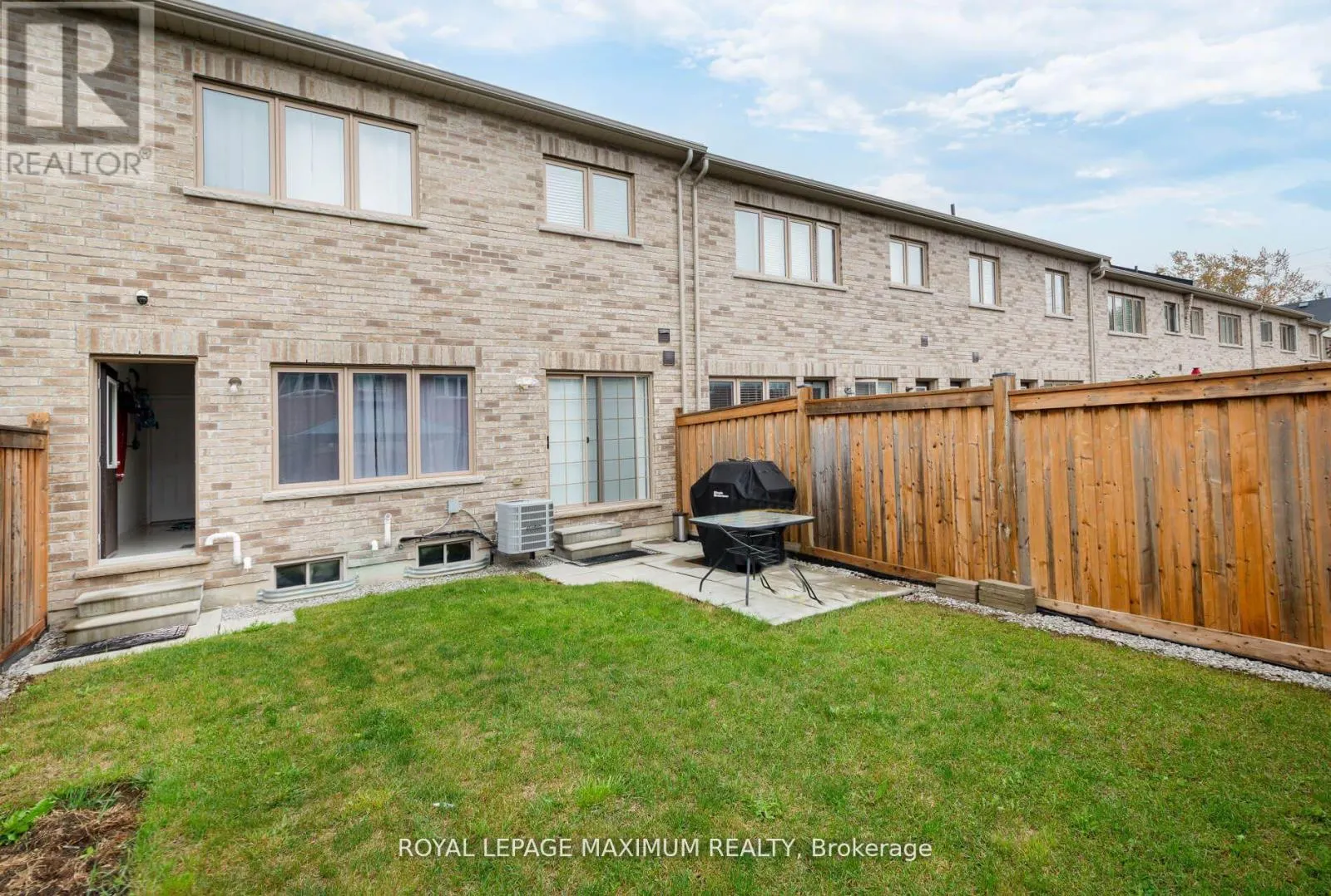 1518 FARROW CRESCENT